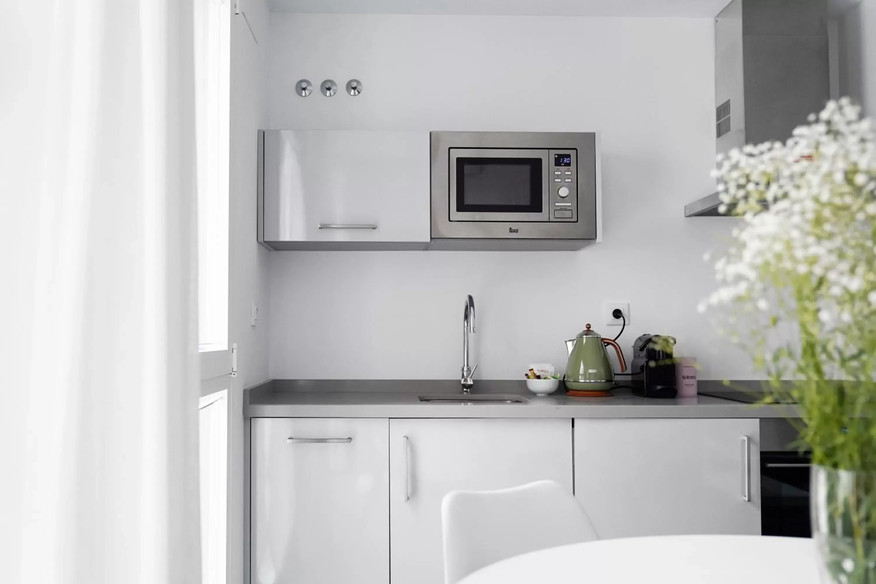 minibar, Kitchen/Kitchenette in numa I Jondo Apartments
