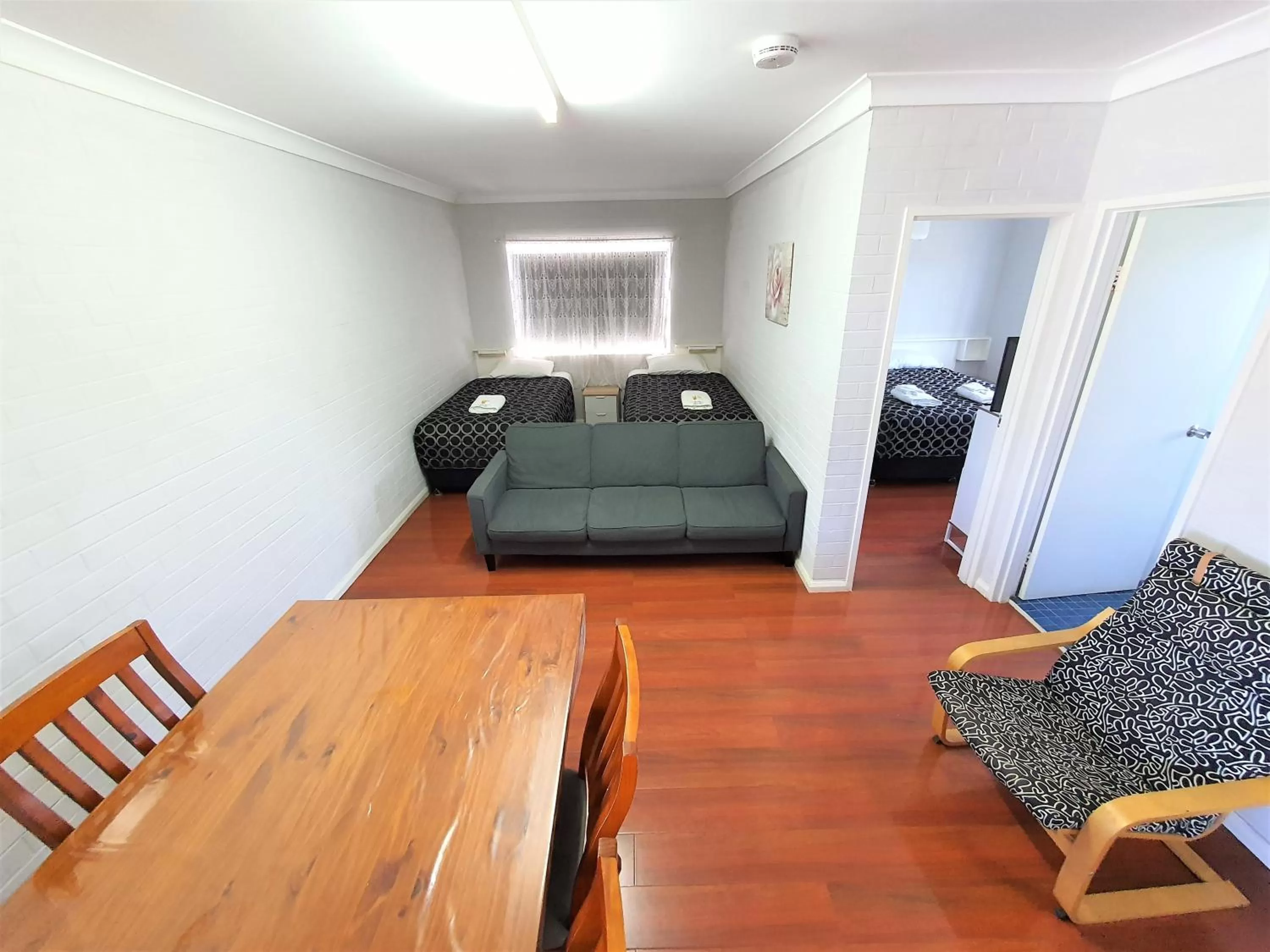 Living room, Bed in Maria Motel