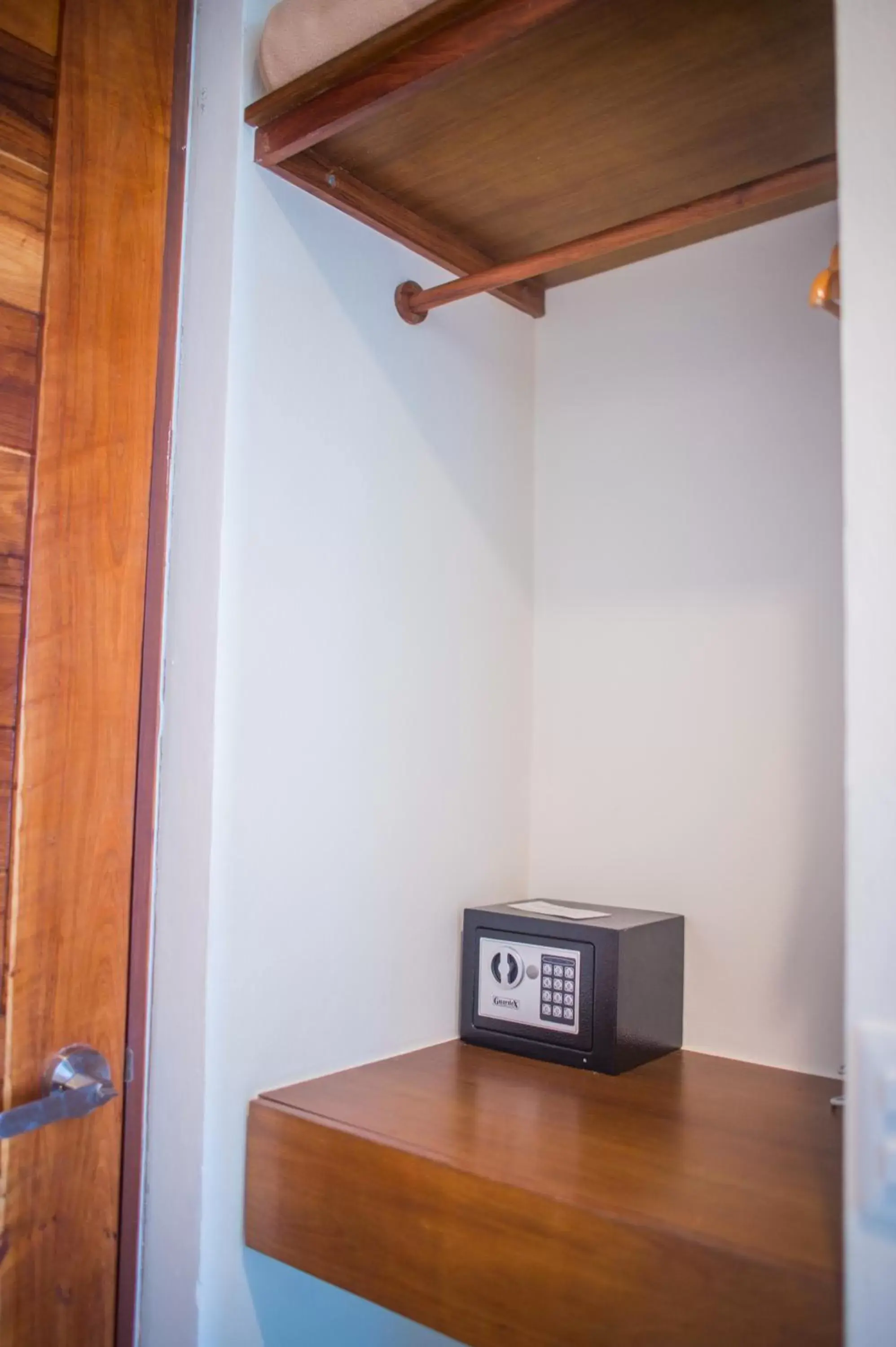 safe, TV/Entertainment Center in Suites Cielo y Mar