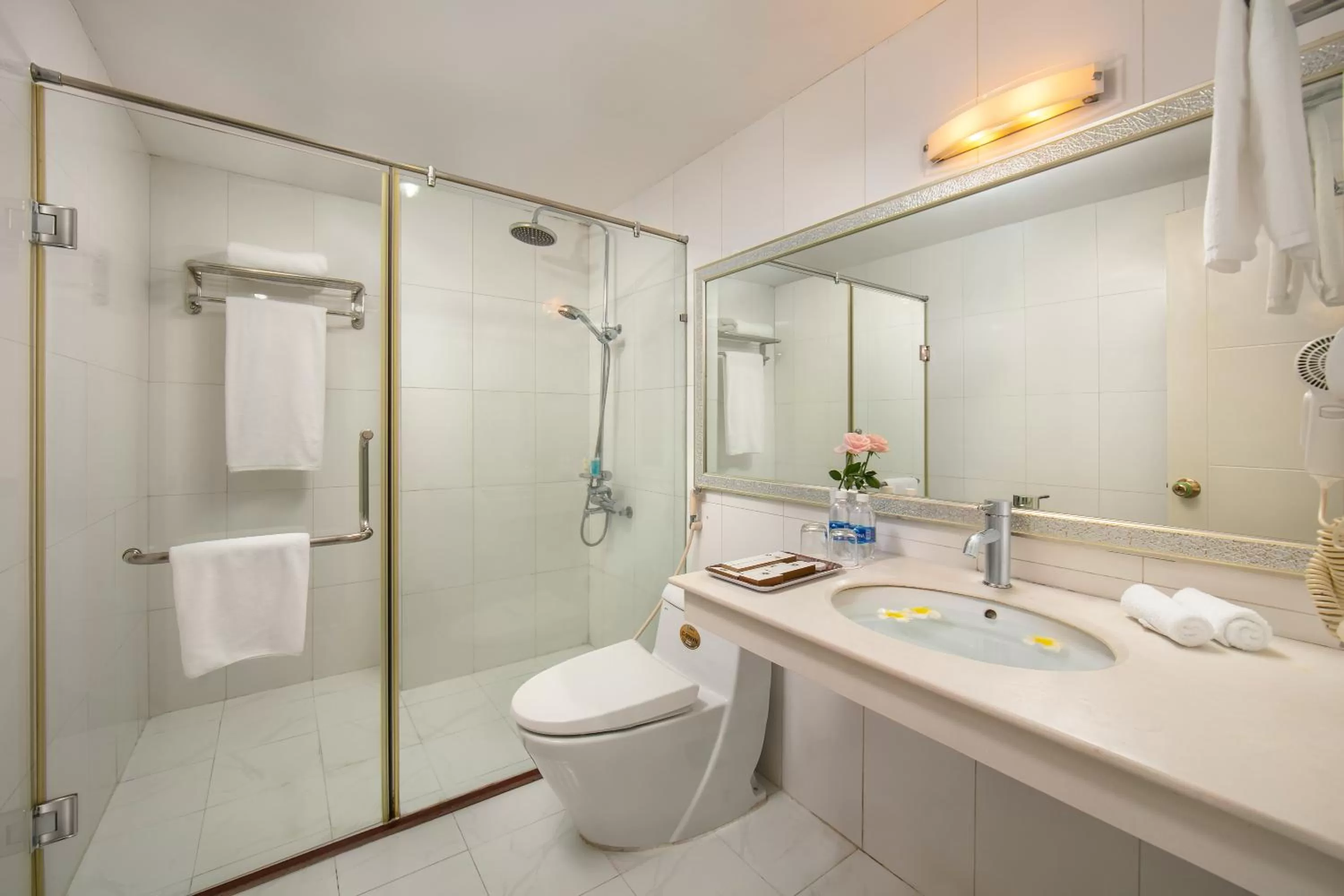 Bathroom in Hoa Dao Hotel