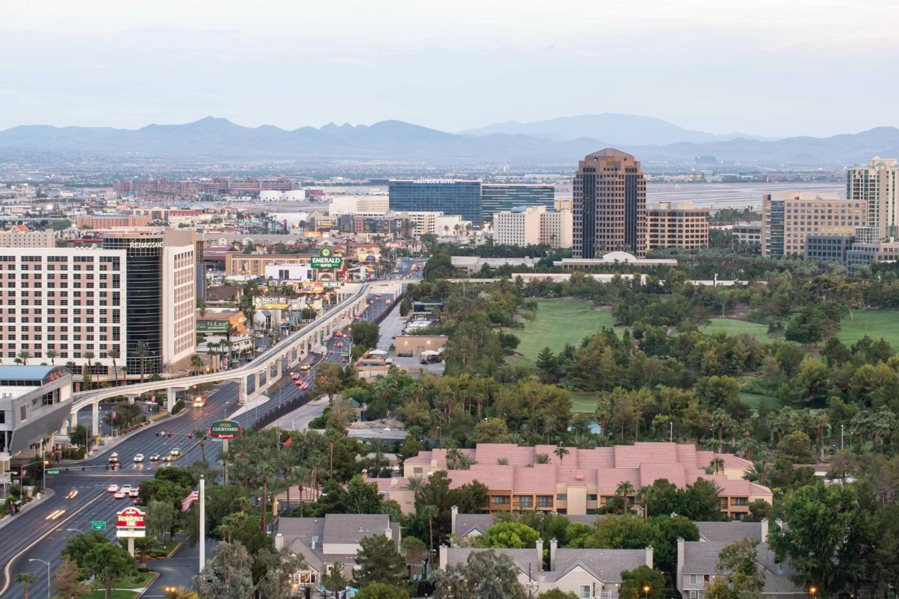 Bedroom in SpringHill Suites by Marriott Las Vegas Convention Center