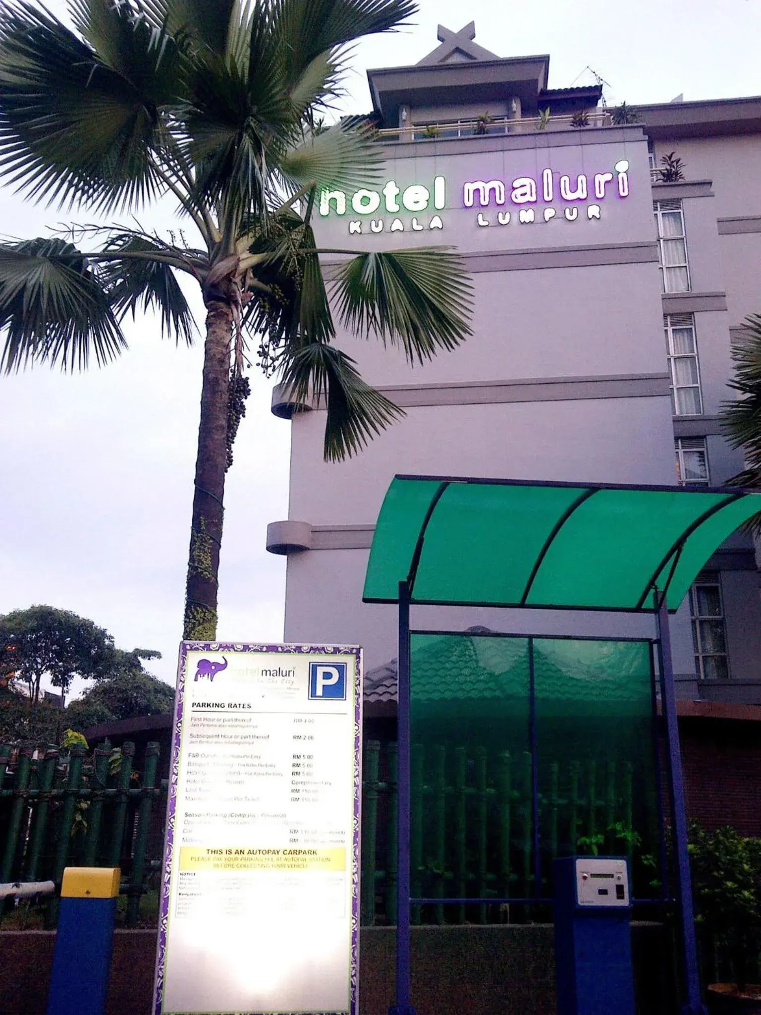 Day, Property Logo/Sign in Hotel Maluri