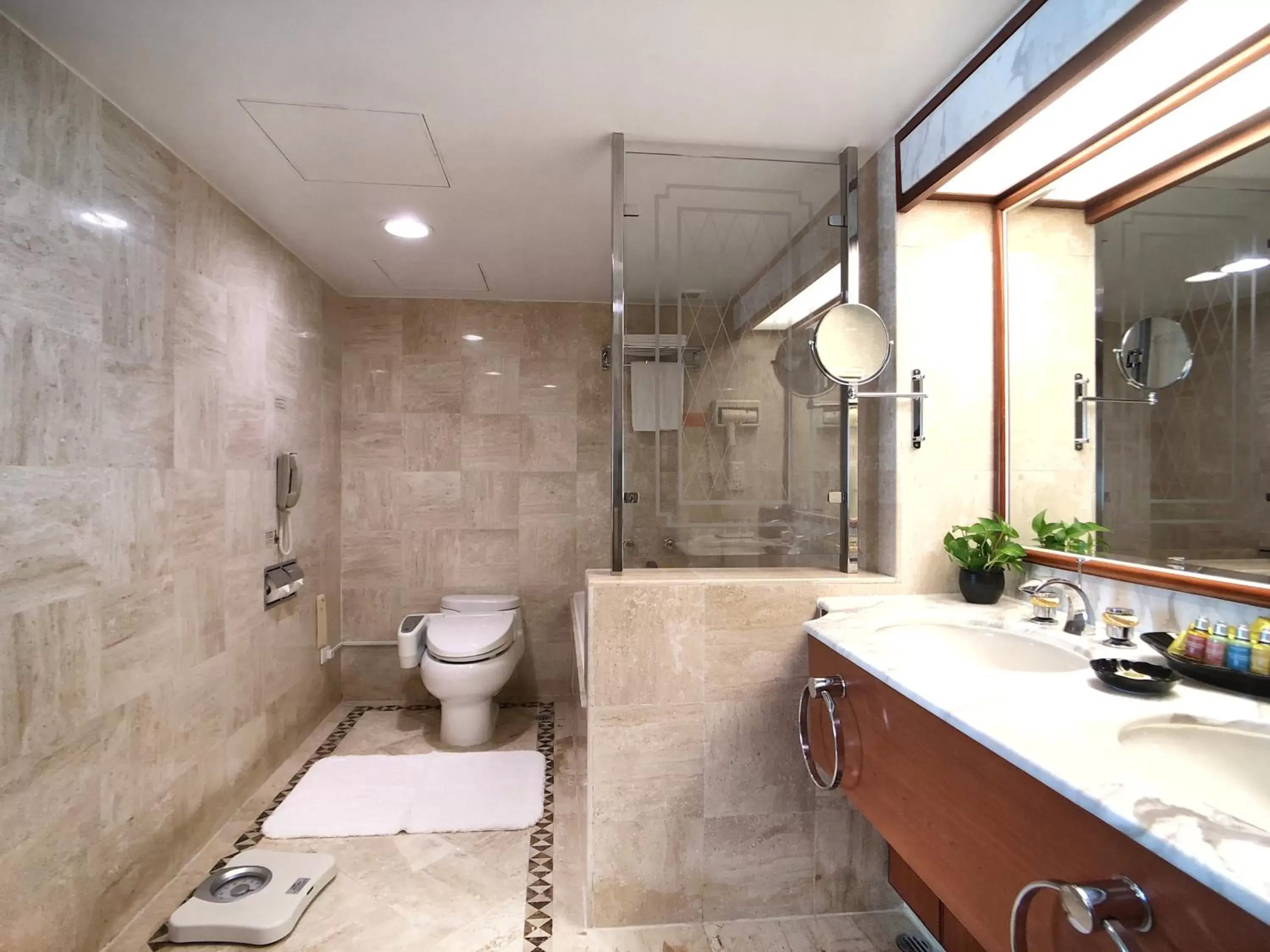 Bathroom in Evergreen Laurel Hotel - Taichung