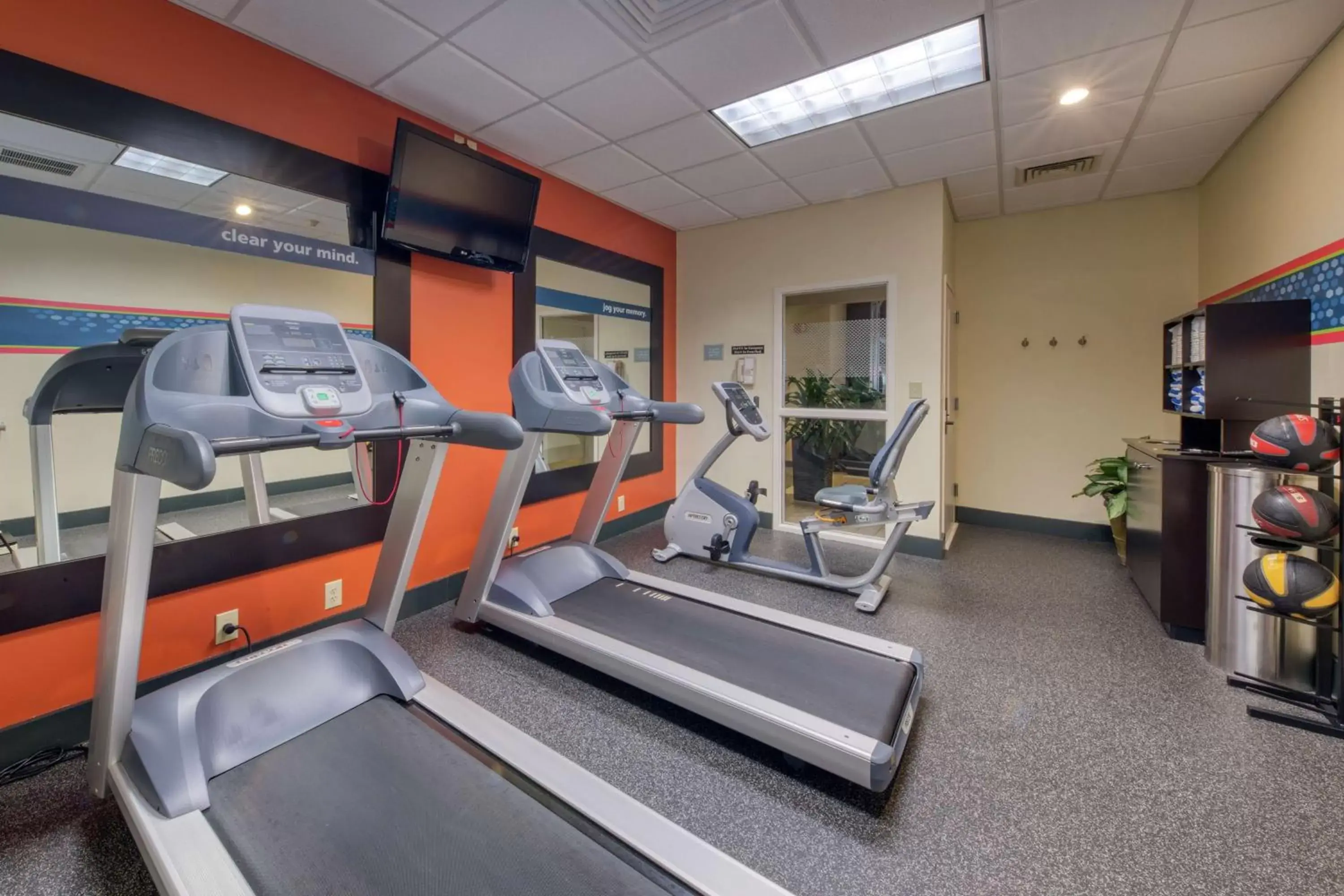 Fitness centre/facilities, Fitness Center/Facilities in Hampton Inn & Suites Wilmington/Wrightsville Beach