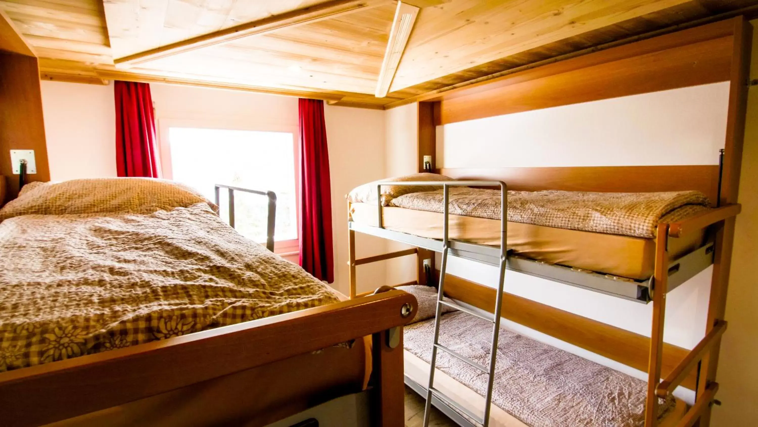 Photo of the whole room, Bunk Bed in Hotel Central Résidence