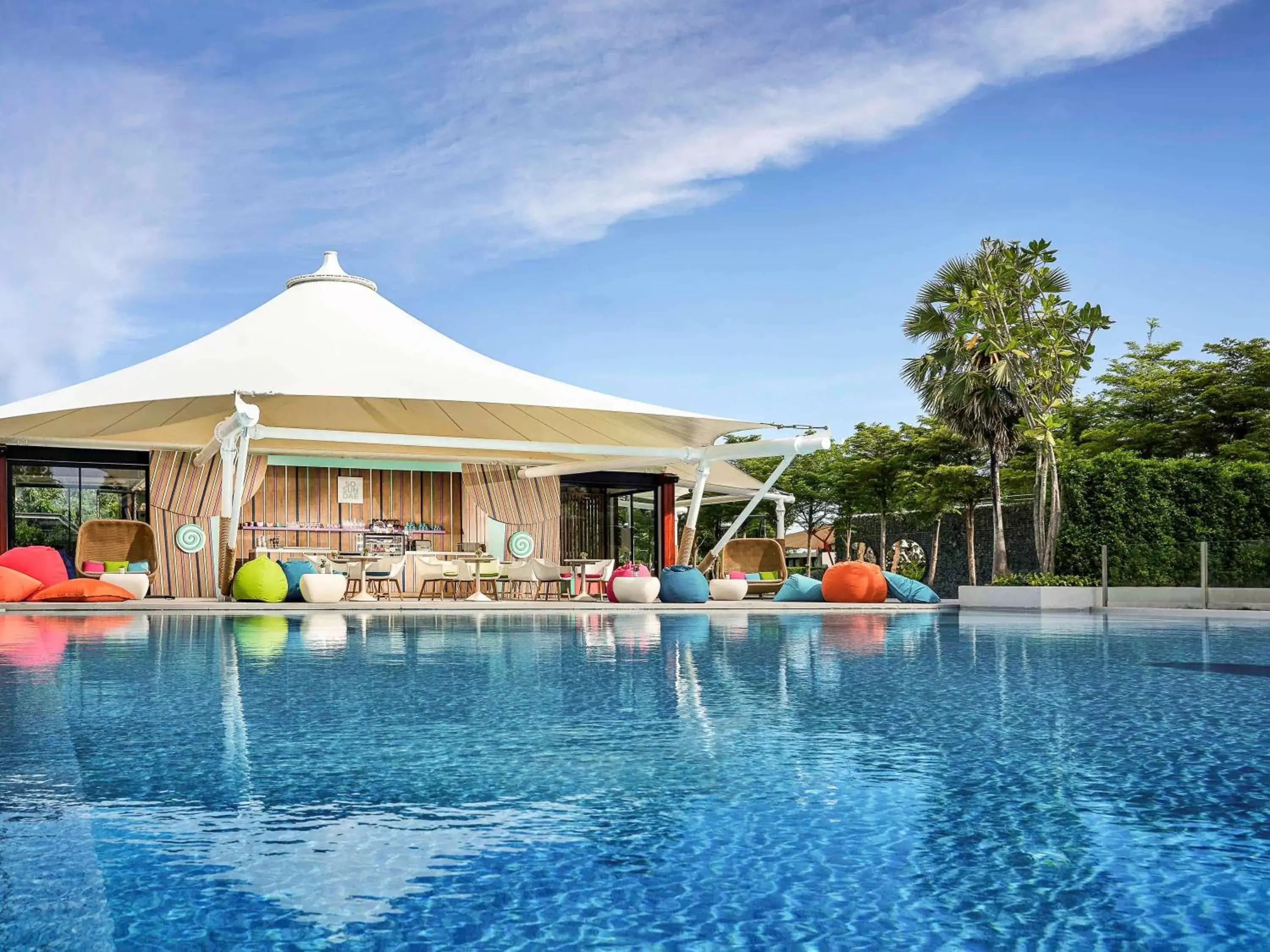 Lounge or bar, Swimming Pool in SO Sofitel Hua Hin