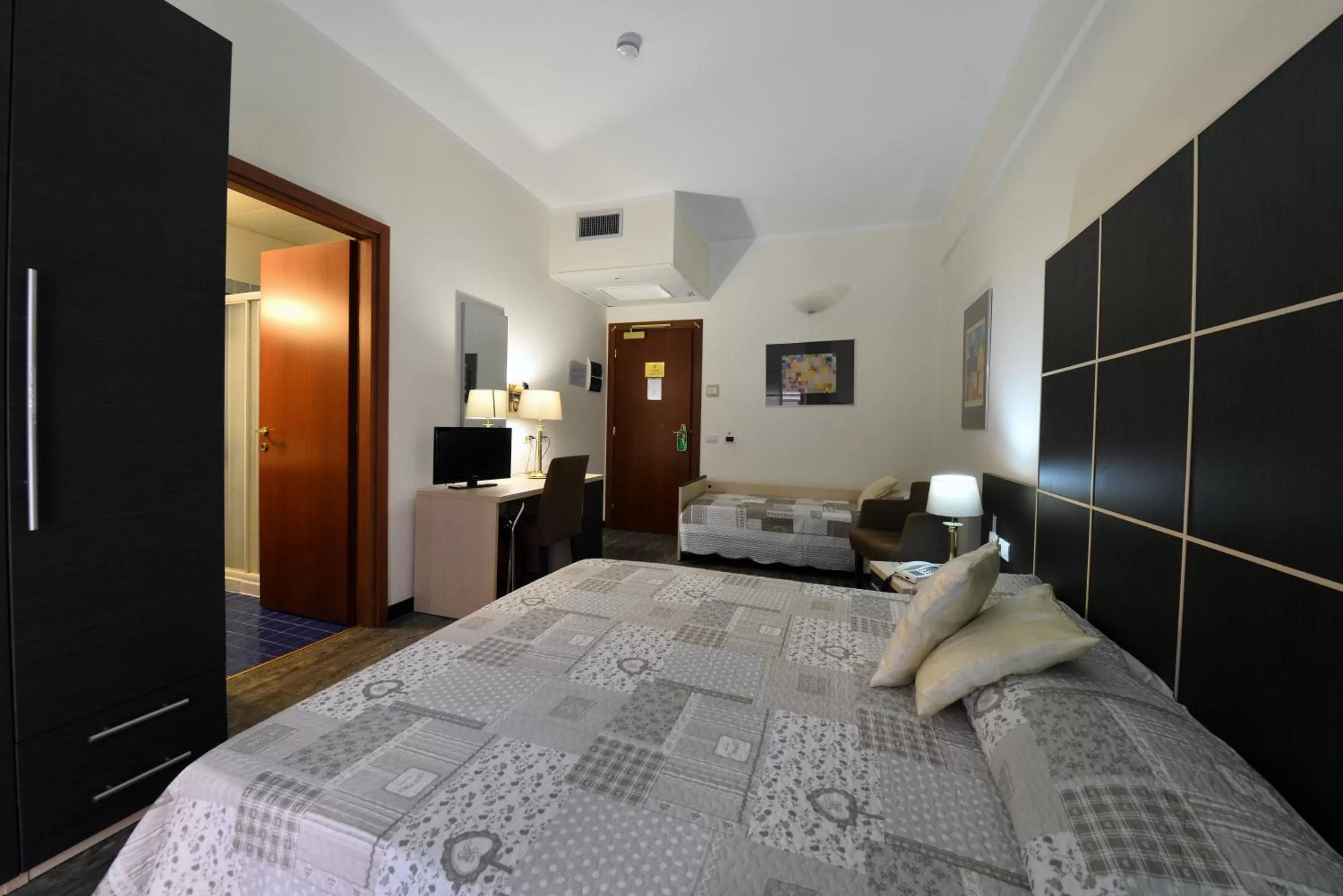 Photo of the whole room, Bed in Hotel Ferrari