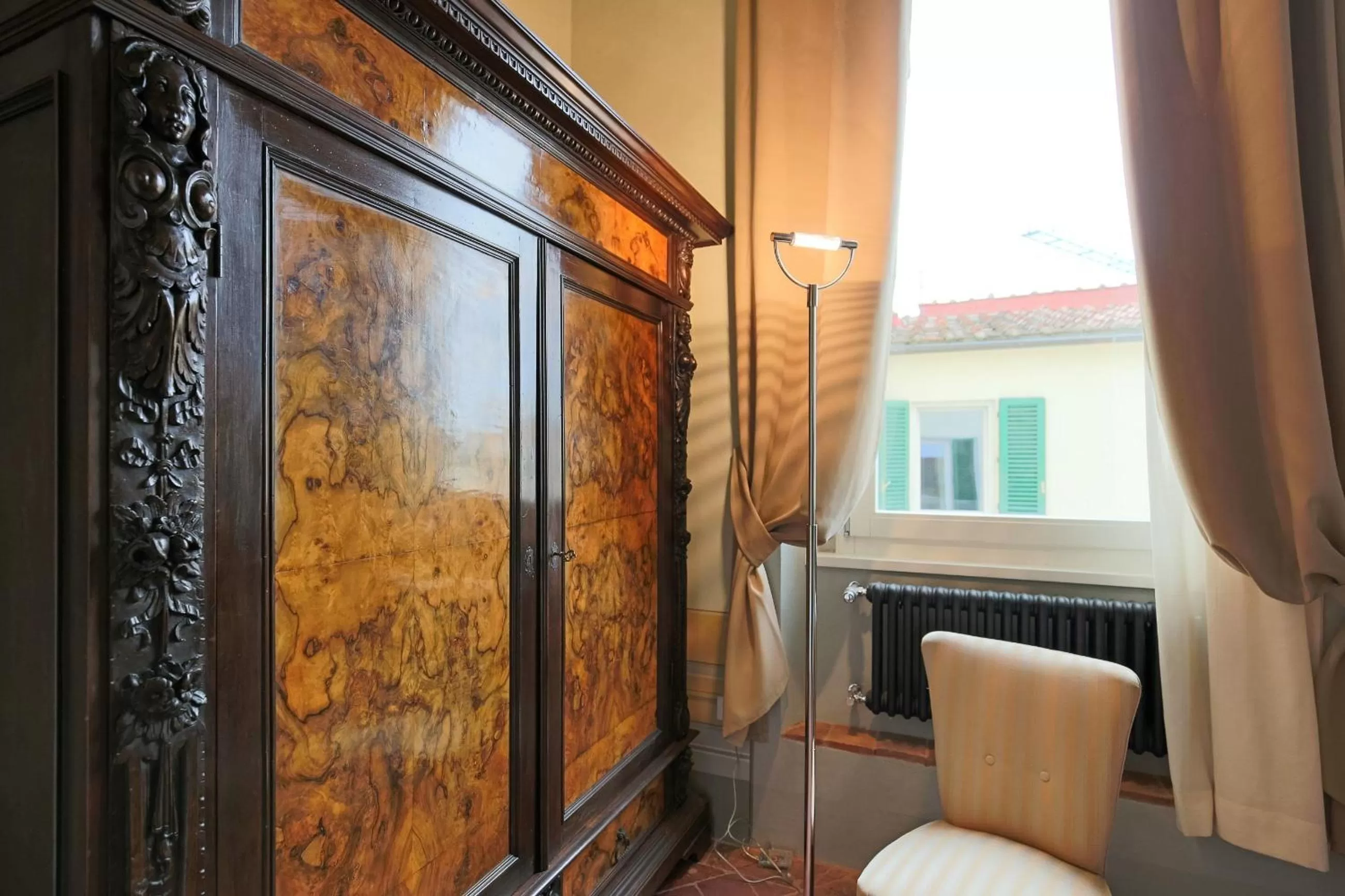 Decorative detail in Uffizi Harmony