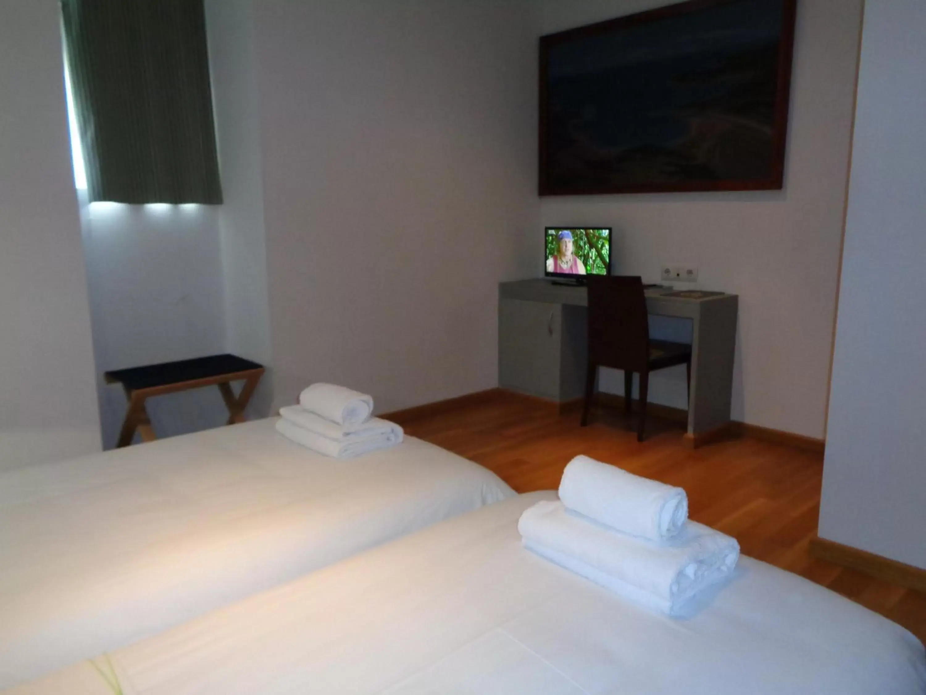 TV and multimedia, Bed in Hotel Villa De Betanzos