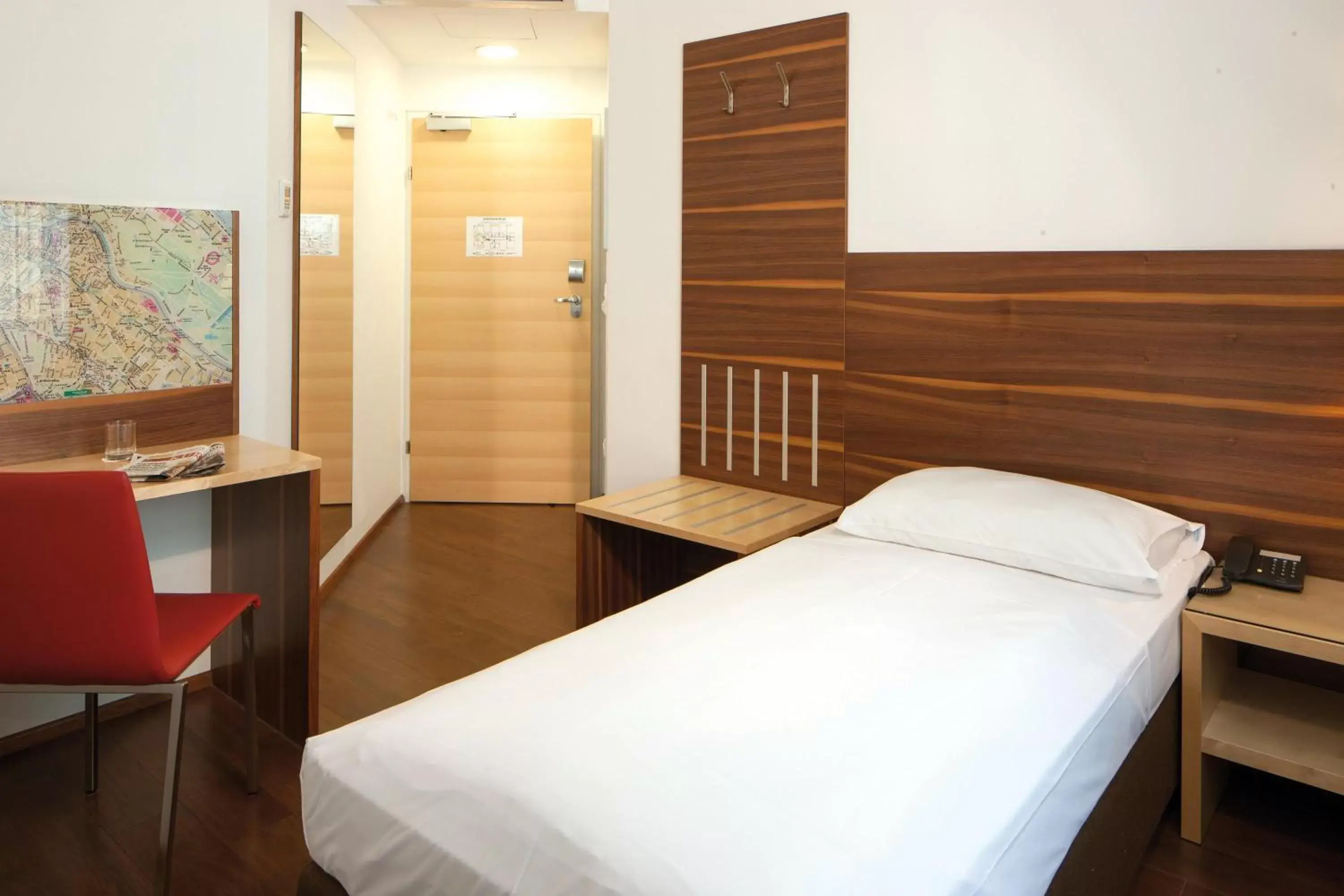 Bed in Austria Trend Hotel beim Theresianum Wien Bed in Austria Trend Hotel beim Theresianum Wien