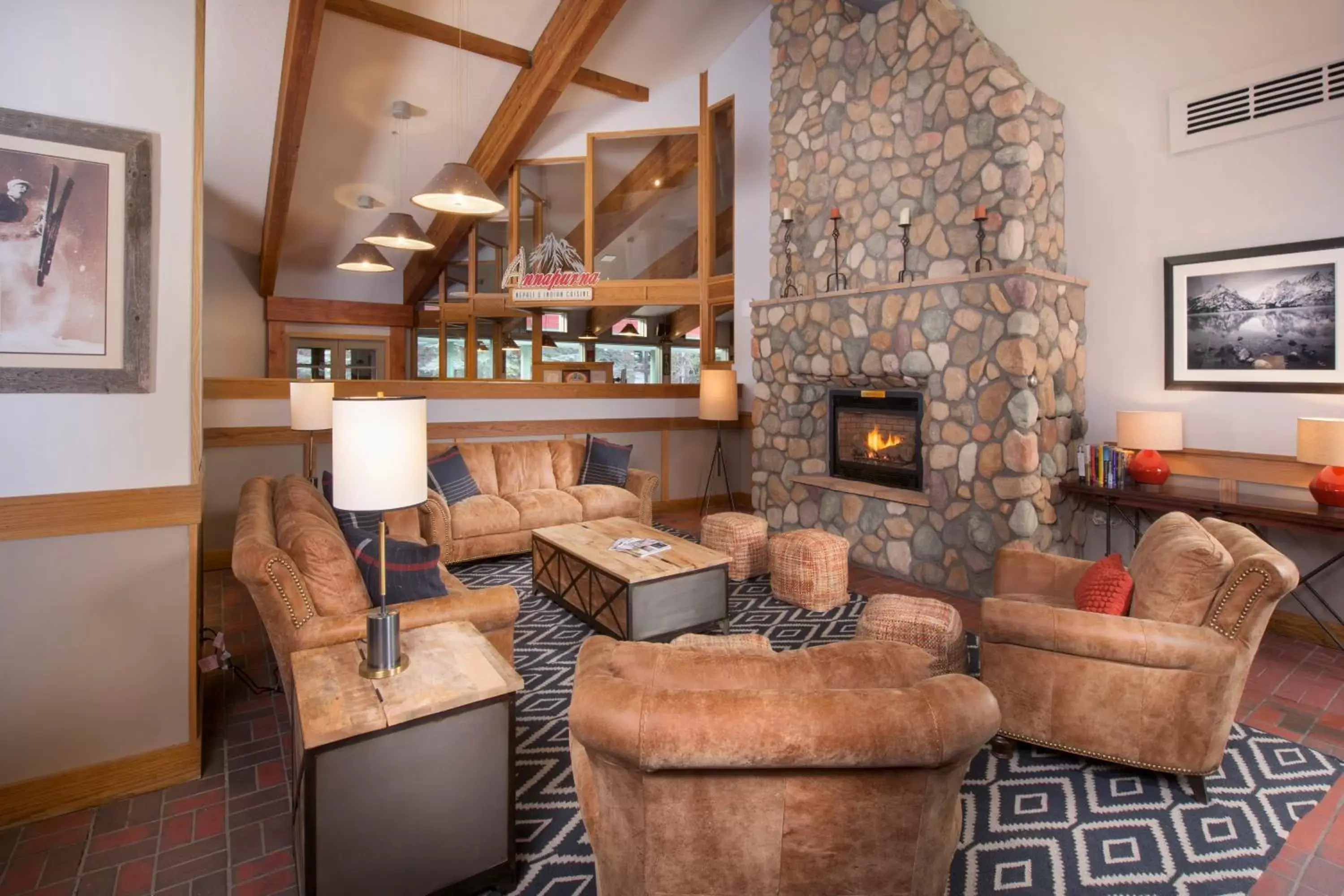 Lobby or reception, Lounge/Bar in Evergreen Lodge at Vail