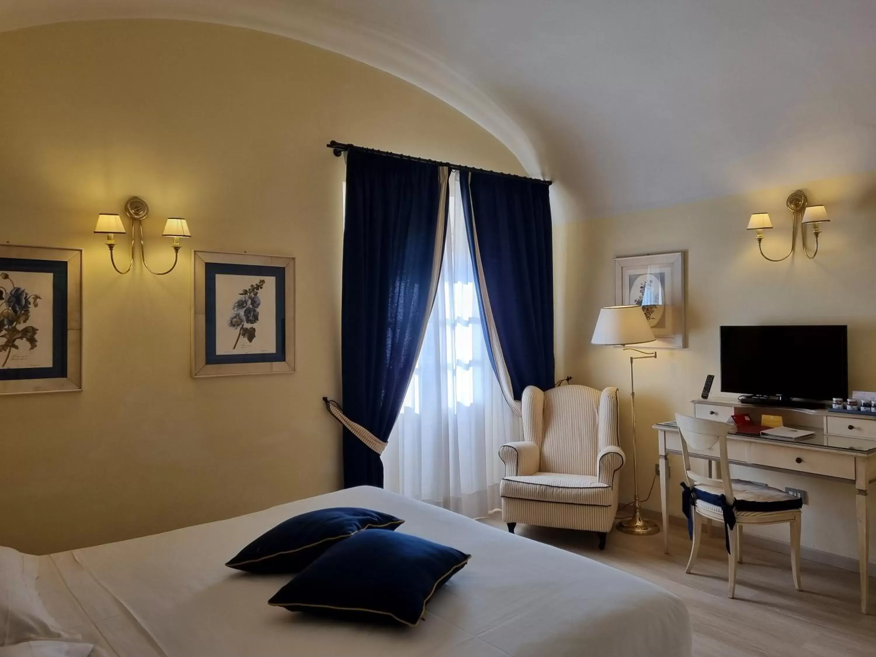 Bed in Bagni Di Pisa Palace & Thermal Spa - The Leading Hotels of the World