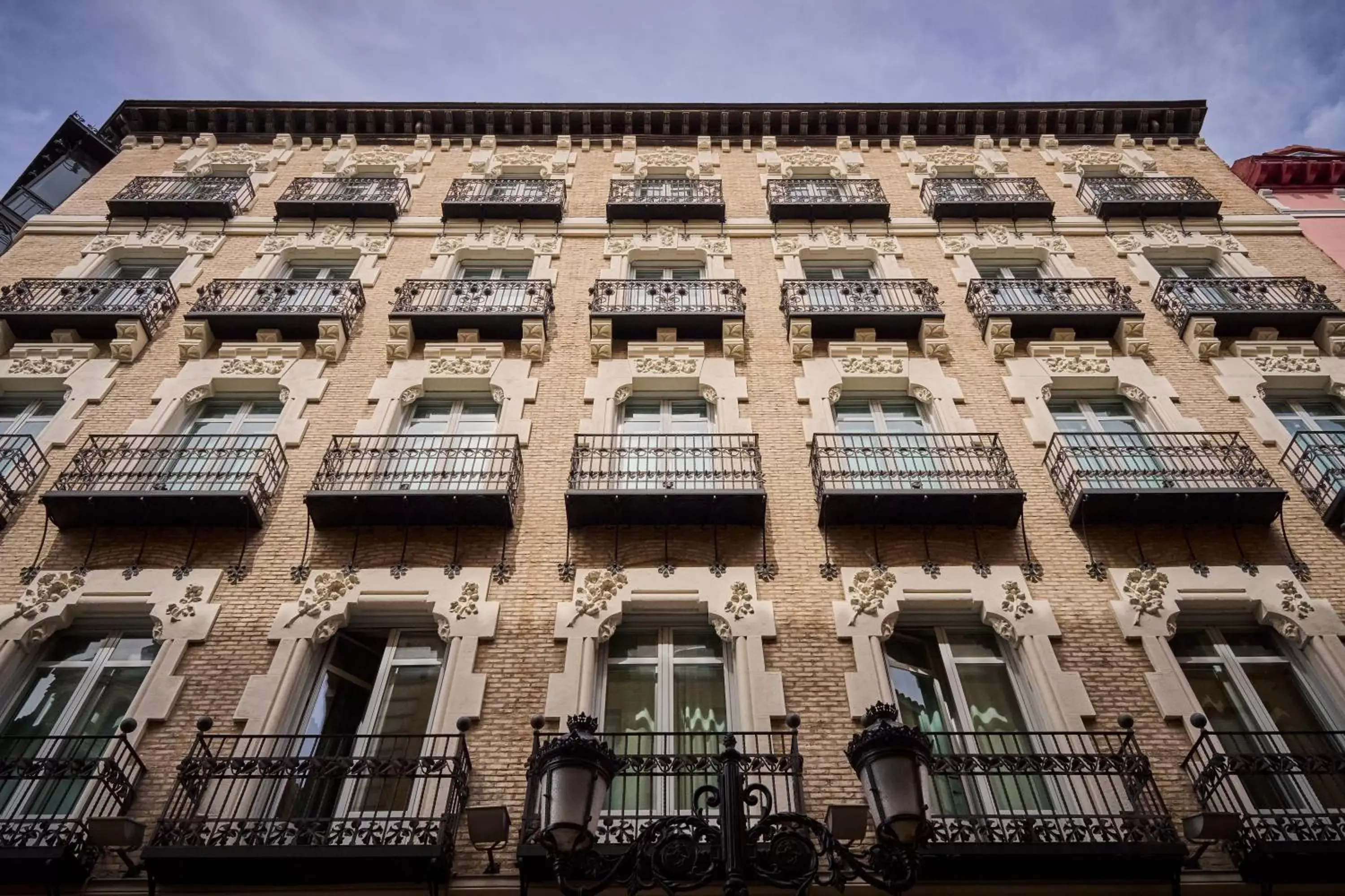 Facade/entrance, Property Building in Catalonia El Pilar