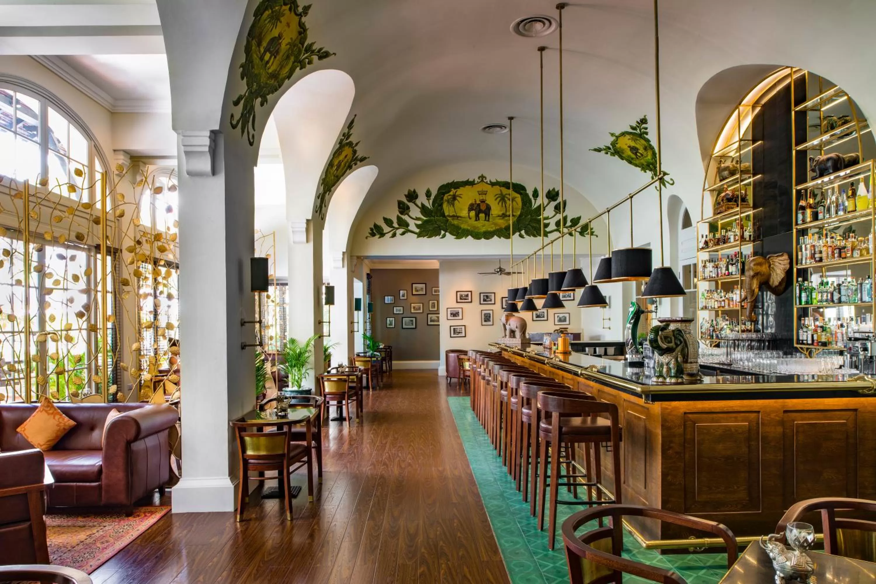 Lounge or bar in Raffles Hotel Le Royal