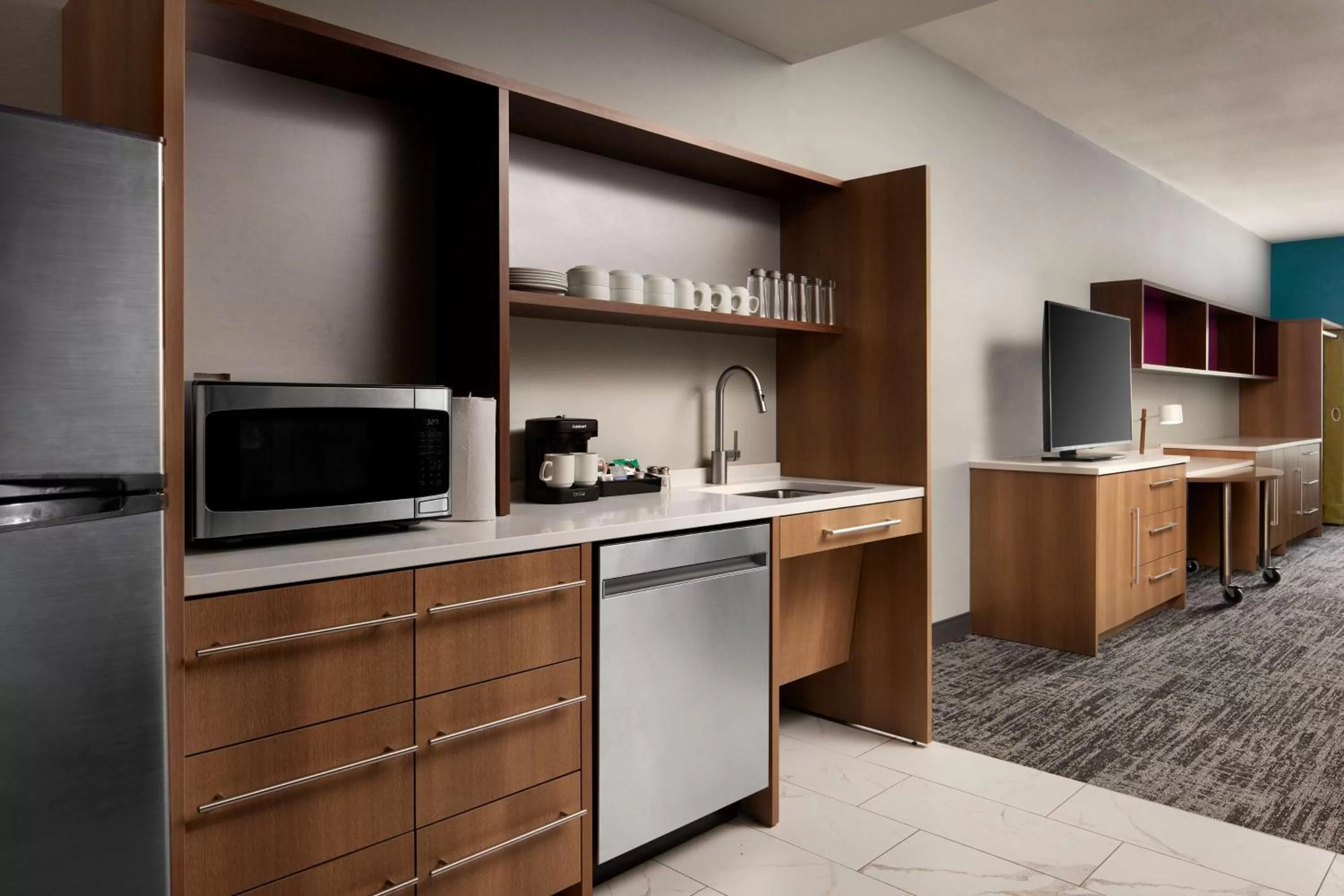 Kitchen or kitchenette in Home2 Suites By Hilton Bend, Or