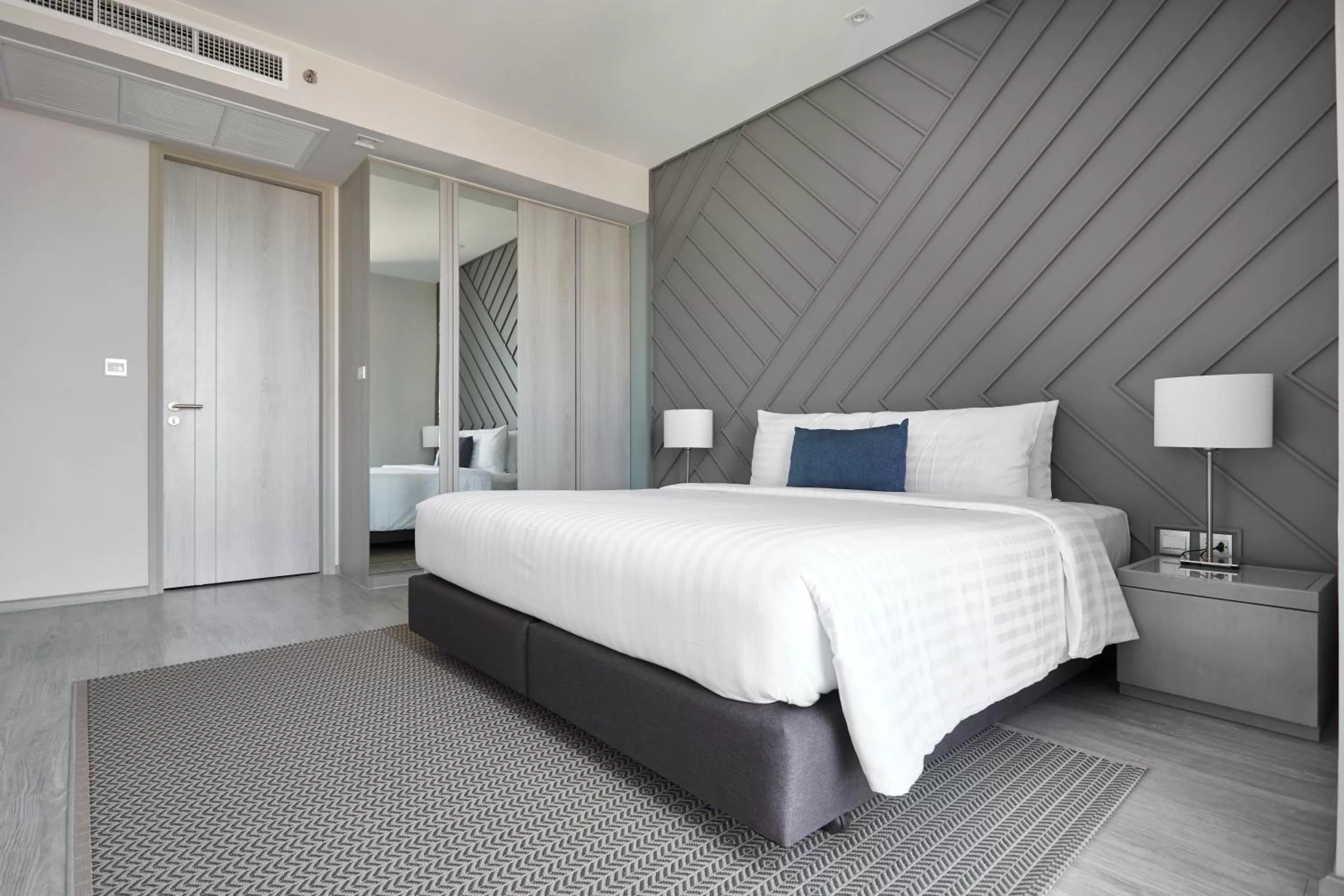 Bed in The Quarter Ari by UHG