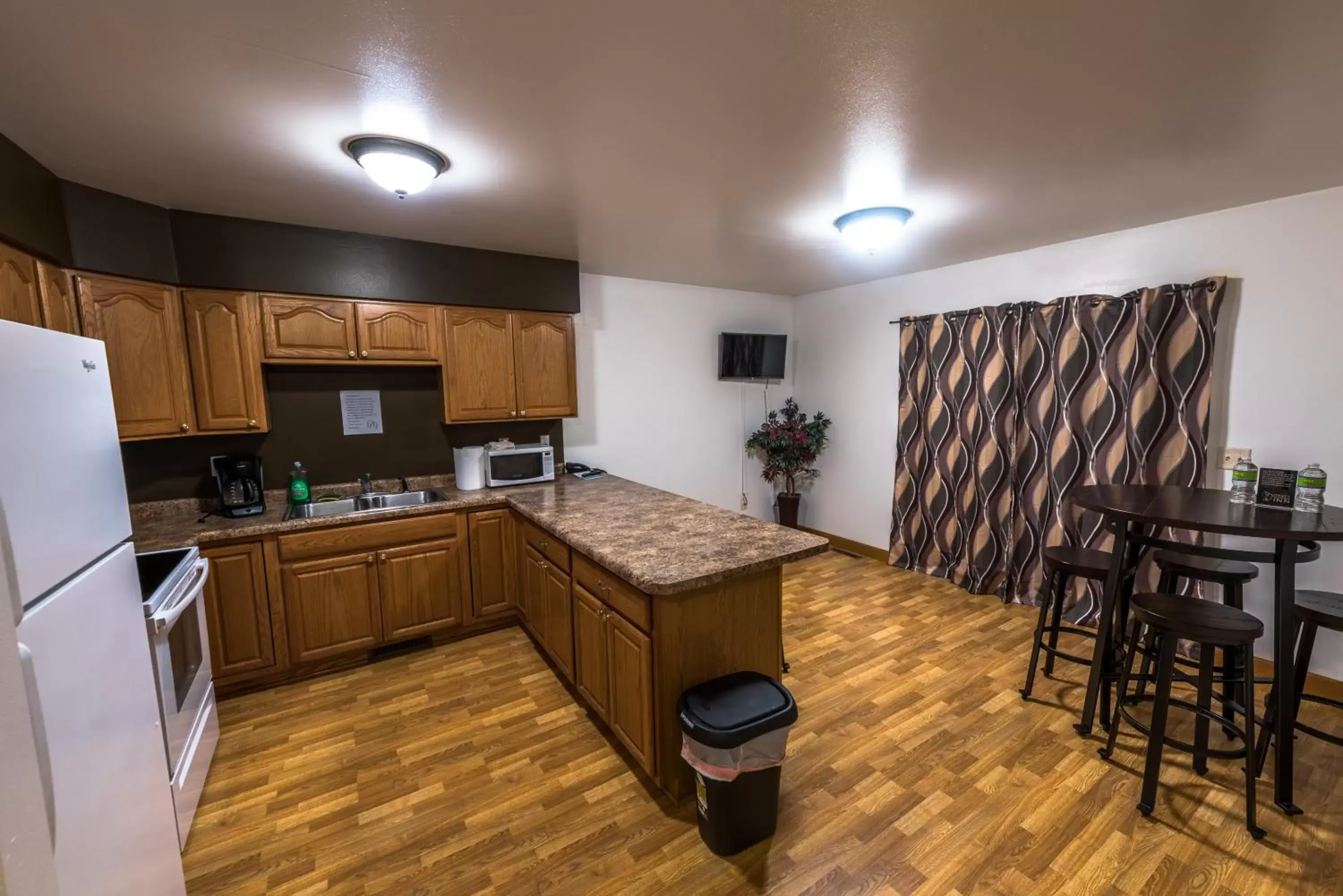 Kitchen or kitchenette in Draft Horse Inn and Suites Kitchen or kitchenette in Draft Horse Inn and Suites