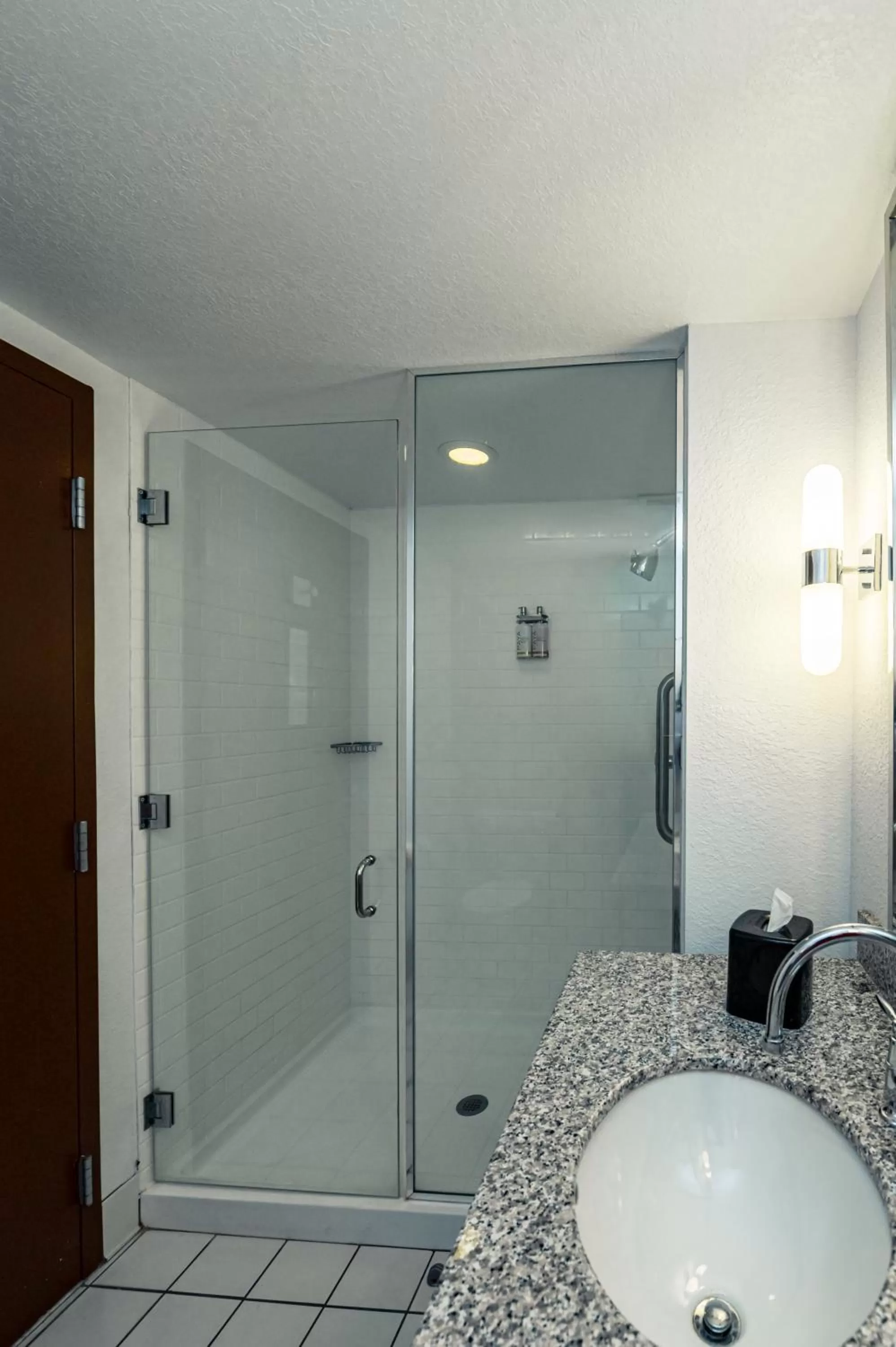 Shower in SEVEN Sebring Raceway Hotel