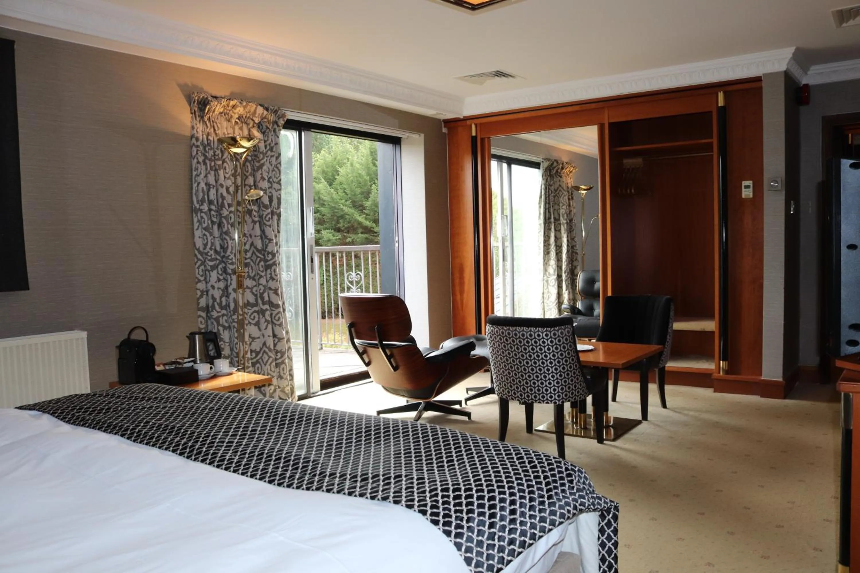 Bedroom, Bed in Fredrick's Hotel & Spa