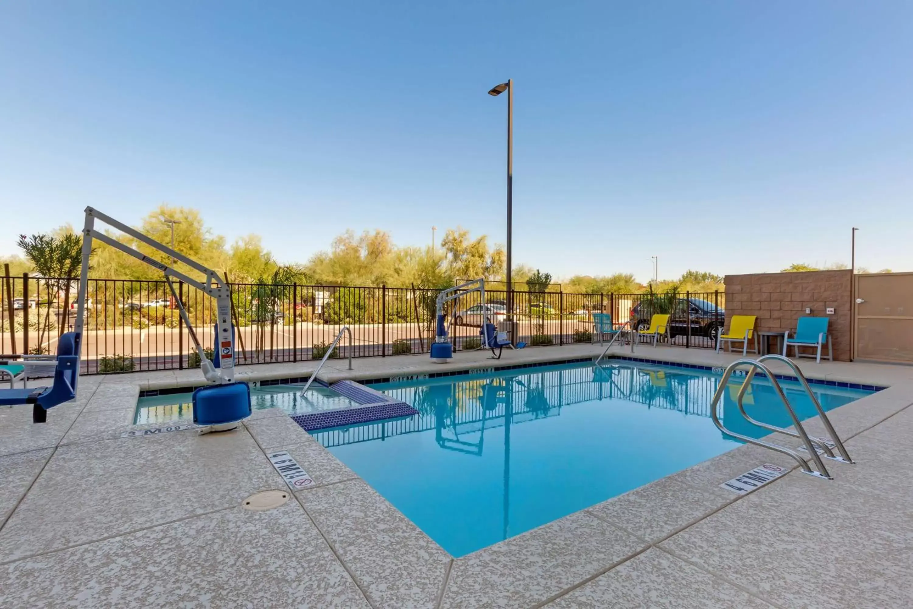 On site, Swimming Pool in Best Western Plus Executive Residency Phoenix North Happy Valley