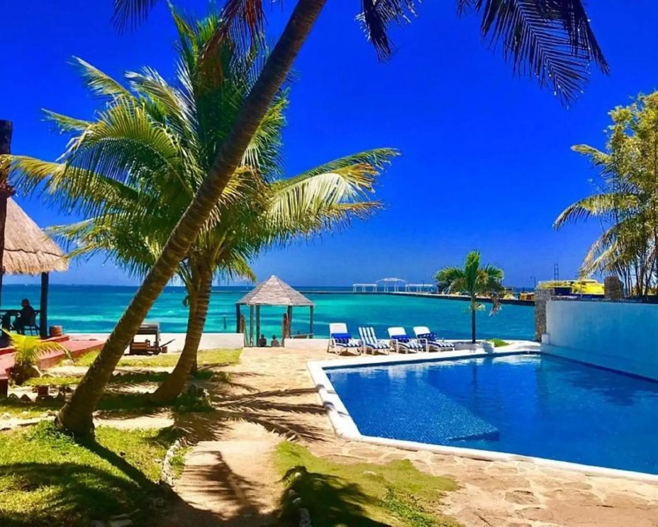 Swimming Pool in Casa Caribe Cancun