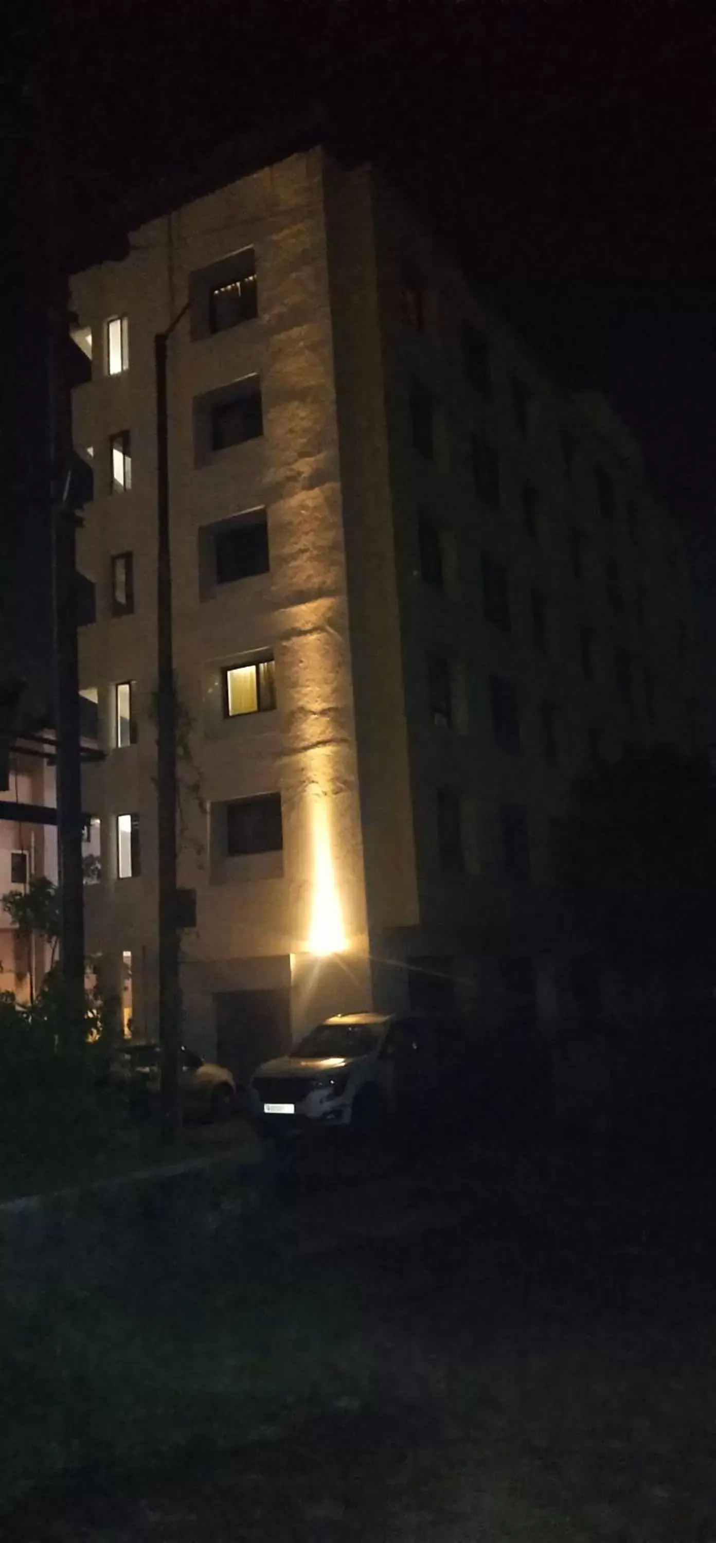 Property building in Hotel Sumanchandra Suites Property building in Hotel Sumanchandra Suites