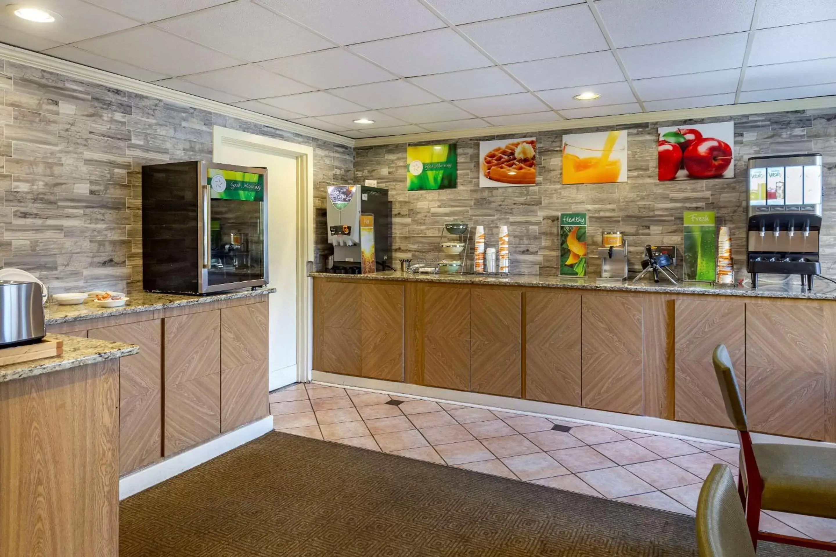Restaurant/places to eat in Quality Inn & Suites Raleigh Durham Airport