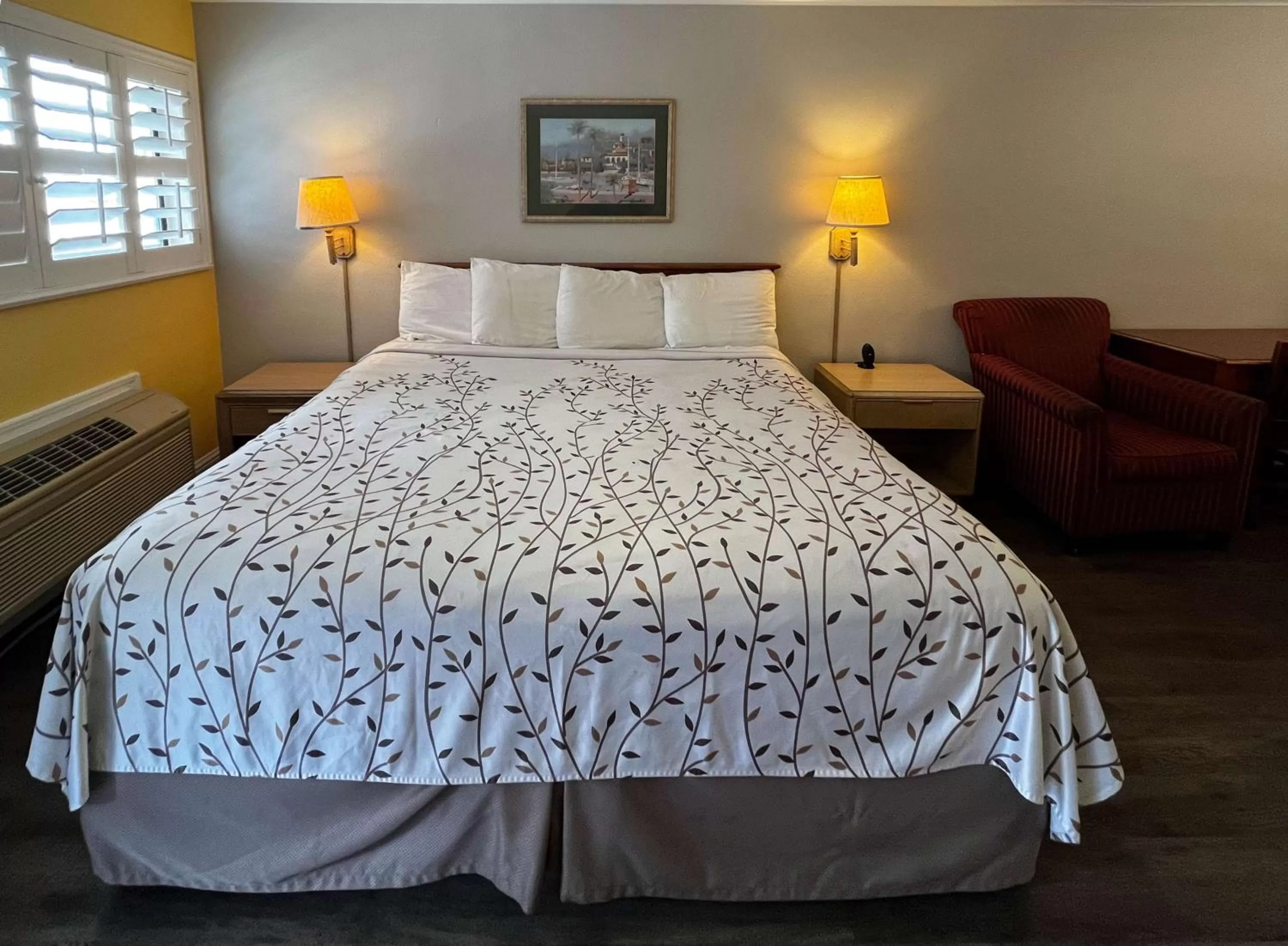 Bedroom, Bed in Motel 6 San Francisco CA Fisherman"s Wharf