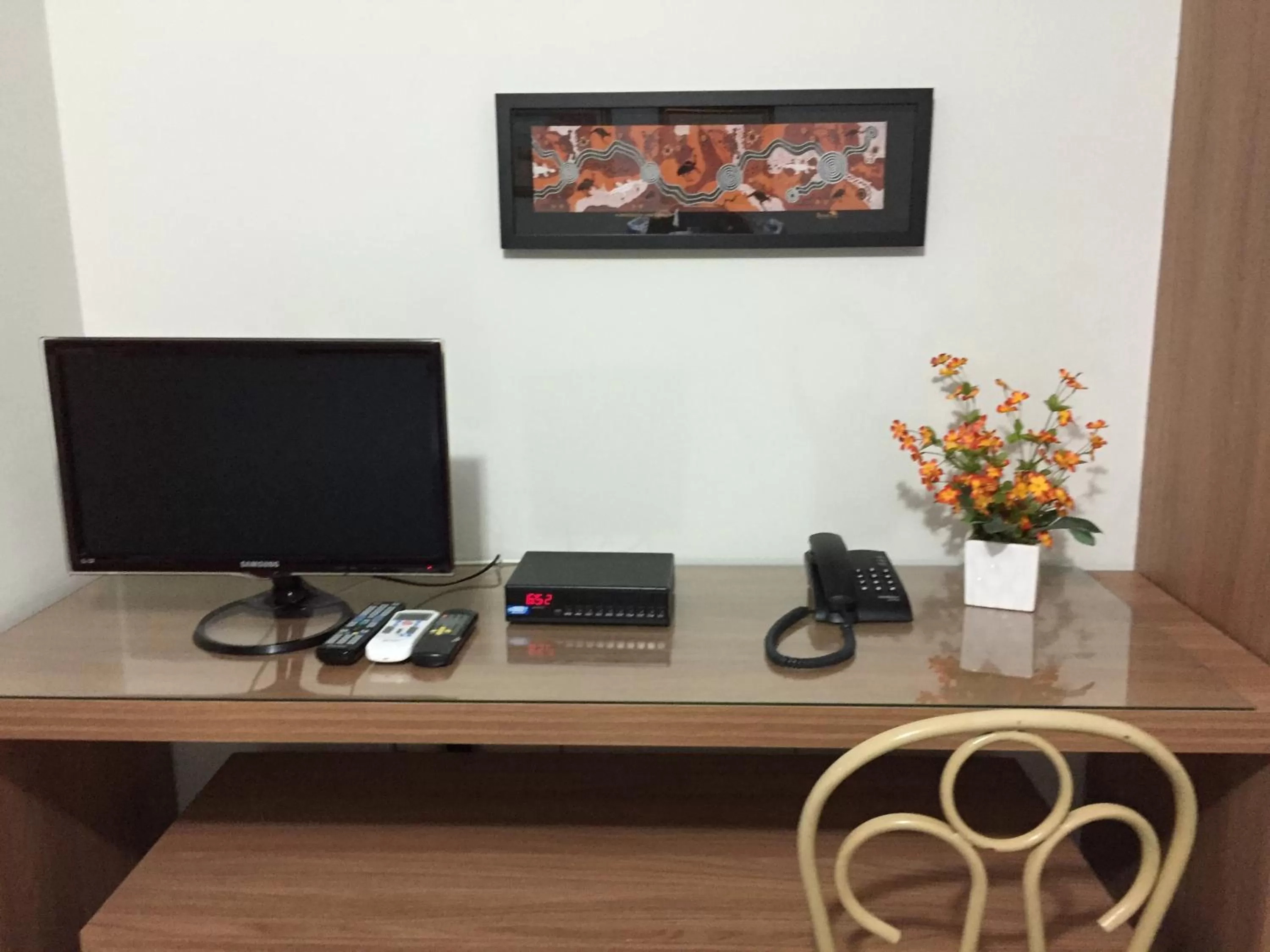 Photo of the whole room, TV/Entertainment Center in Hotel Jardim