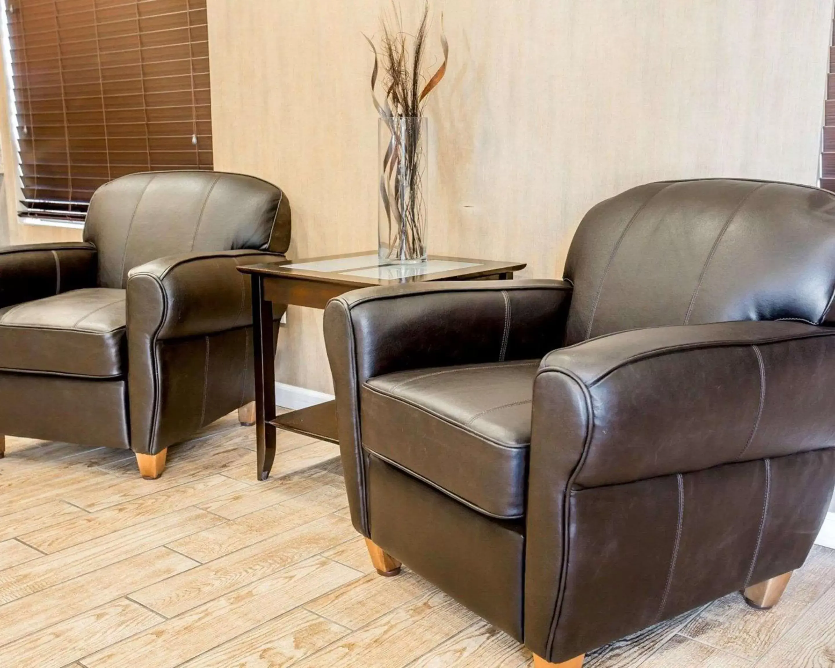 Lobby or reception, Seating Area in Quality Inn & Suites Woodland- Sacramento Airport