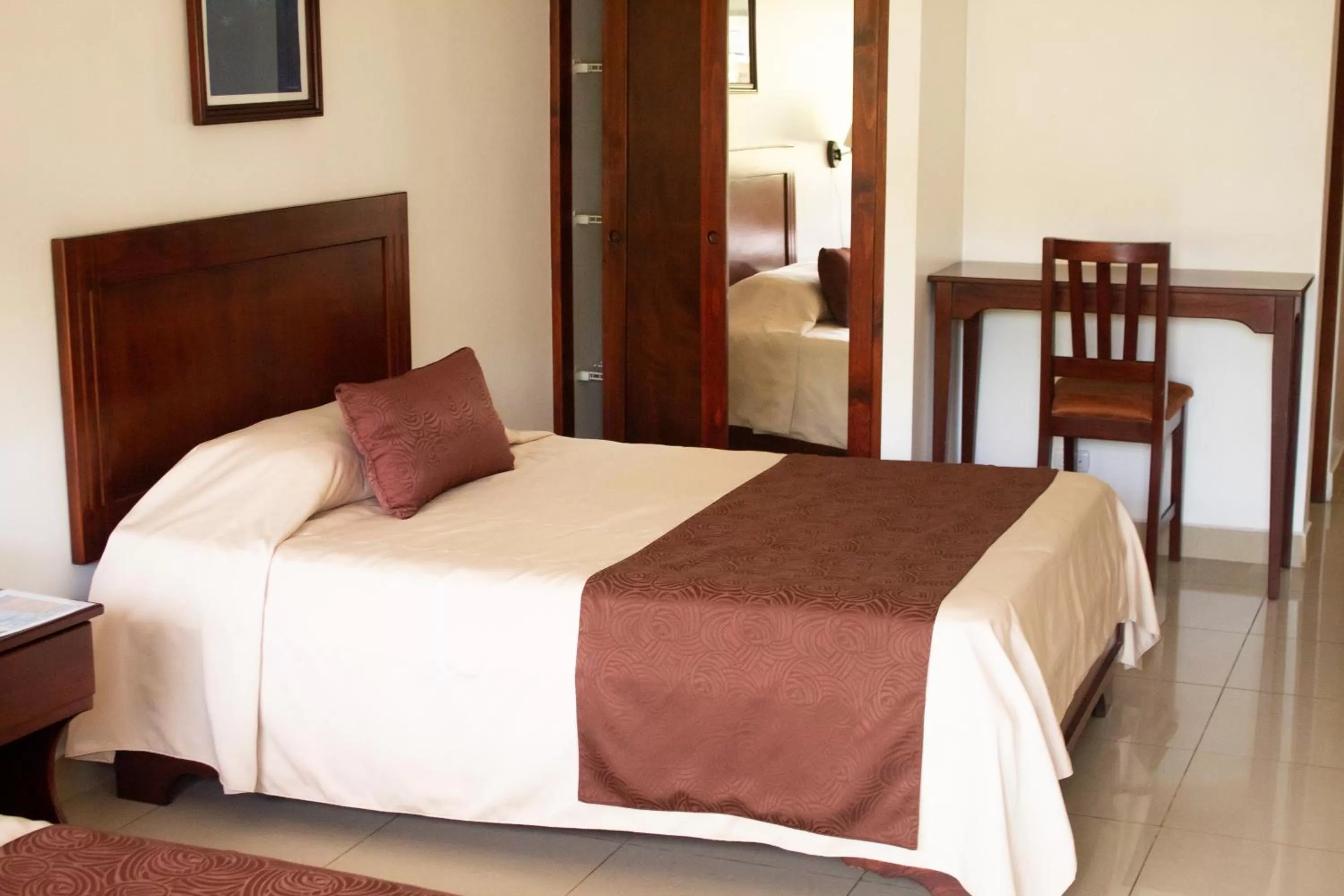 Photo of the whole room, Bed in Hotel Arenas en Punta Leona