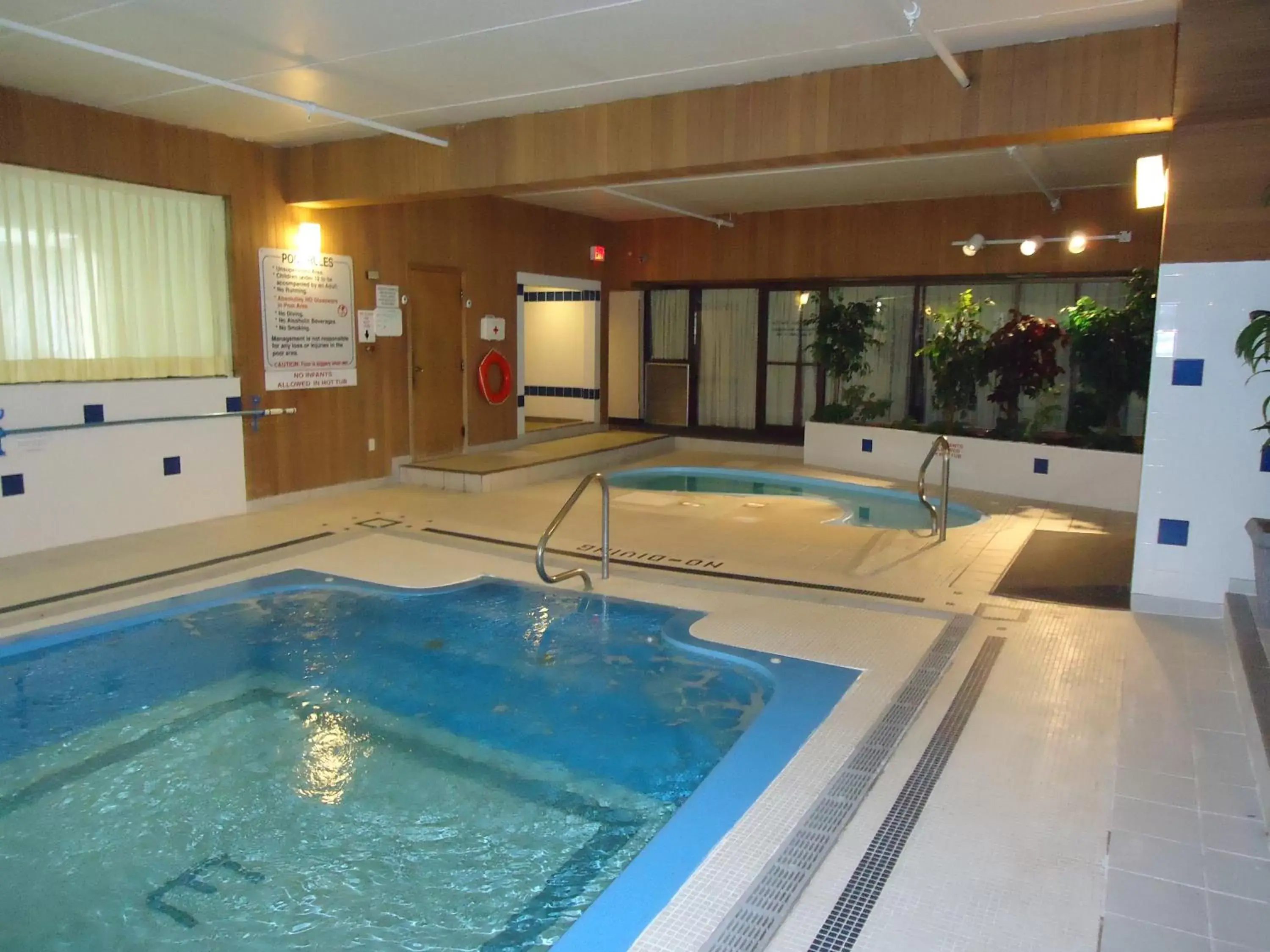 Hot Tub, Swimming Pool in The Fredericton Inn