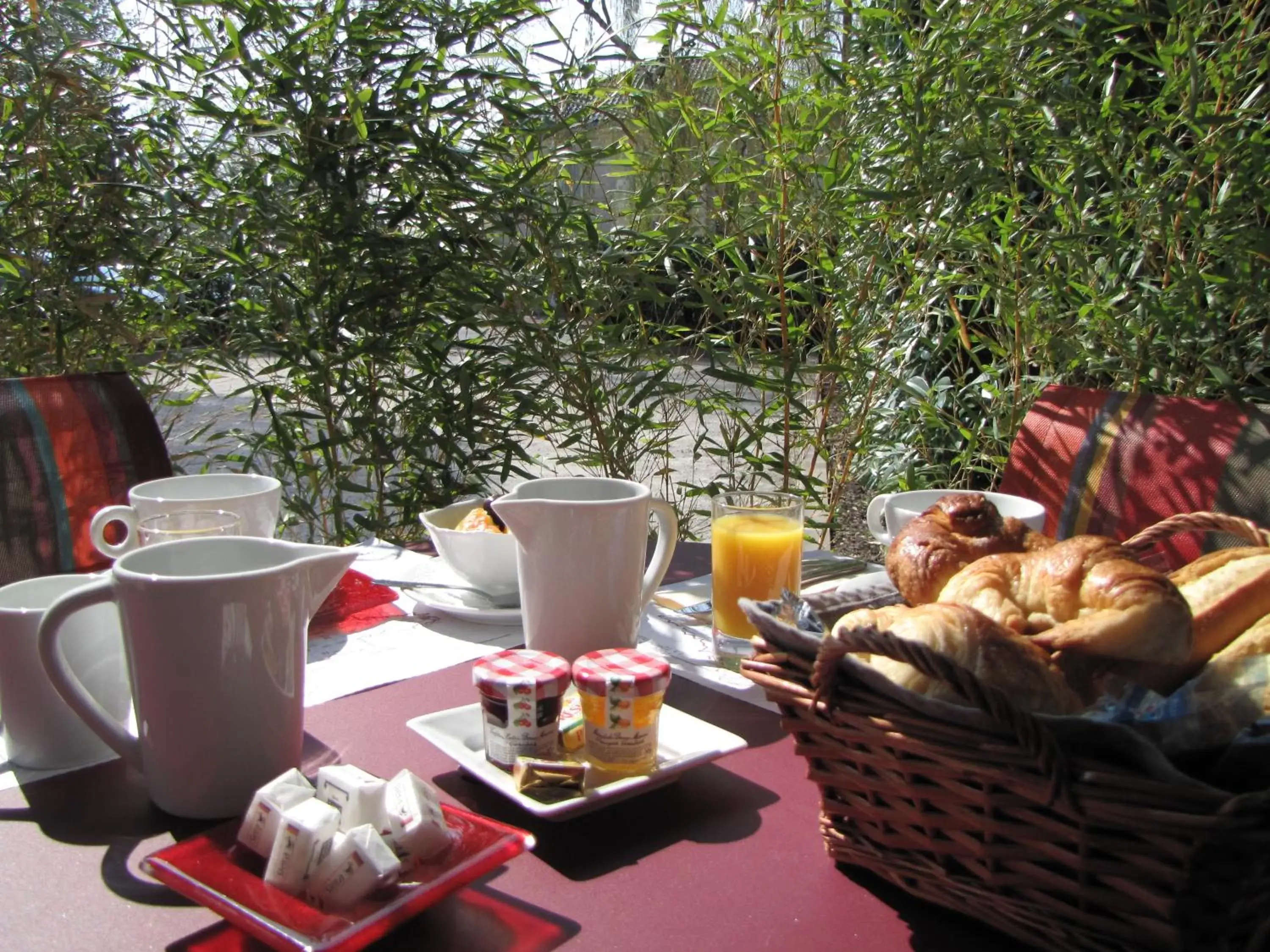 Patio, Food in Atalante