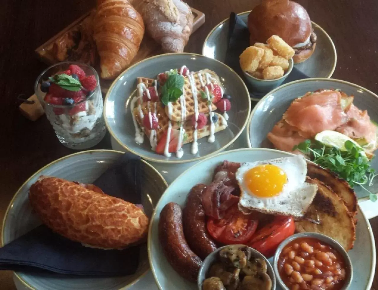 Continental breakfast in PubLove @ The Crown, Battersea