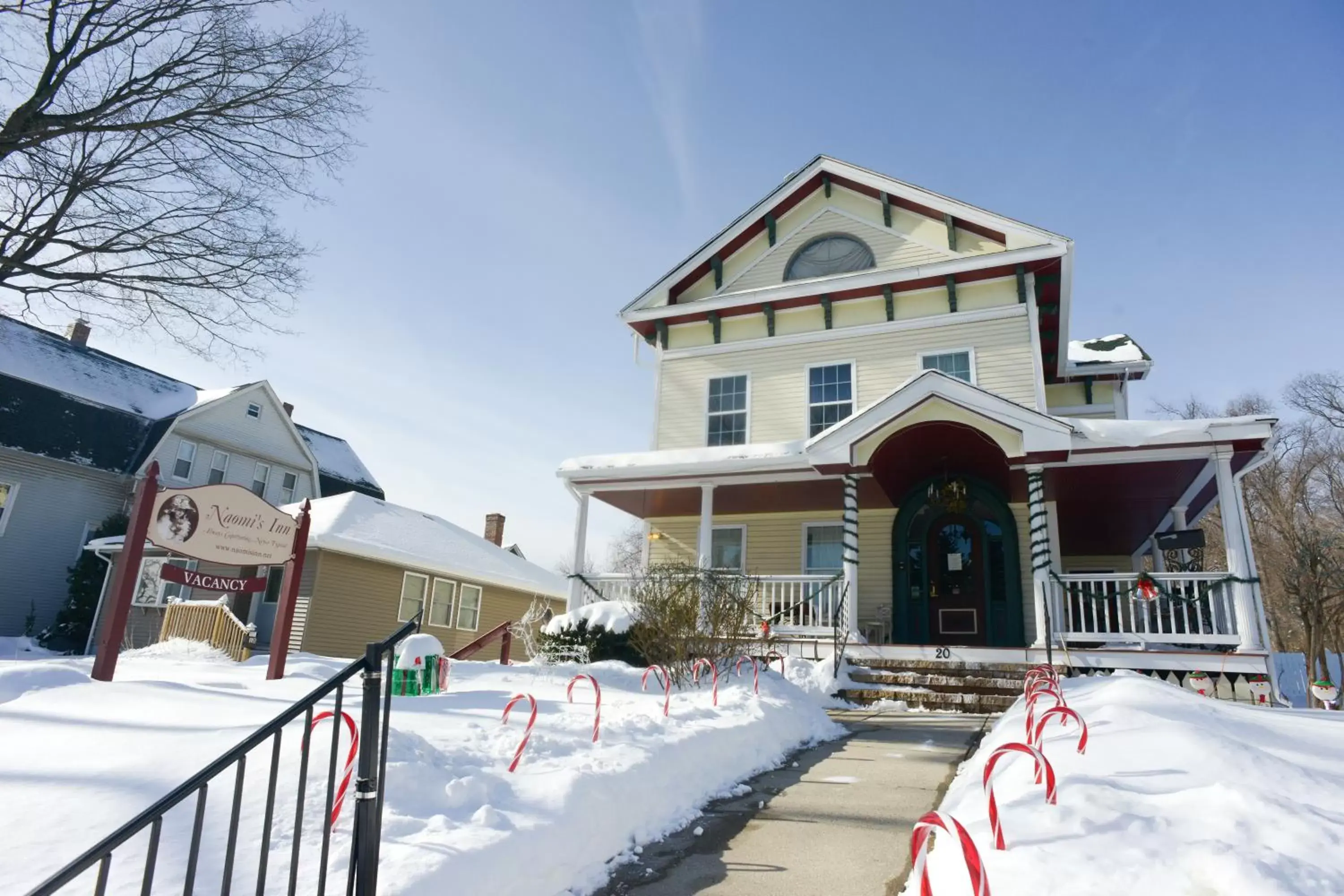 Facade/entrance, Winter in Naomi's Inn Bed & Breakfast