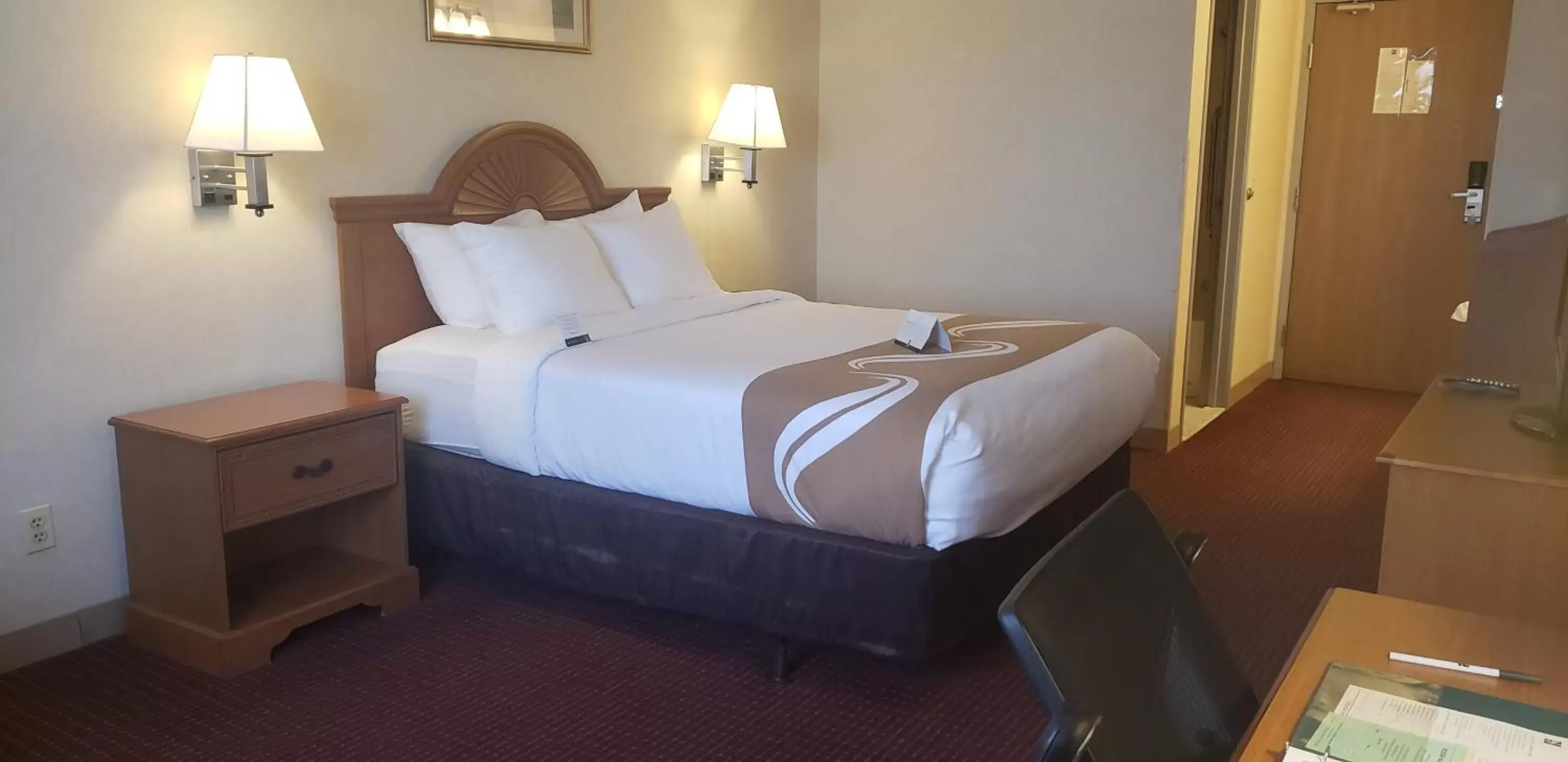 Queen Room - Accessible/Nonsmoking in Quality Inn Louisville - Boulder