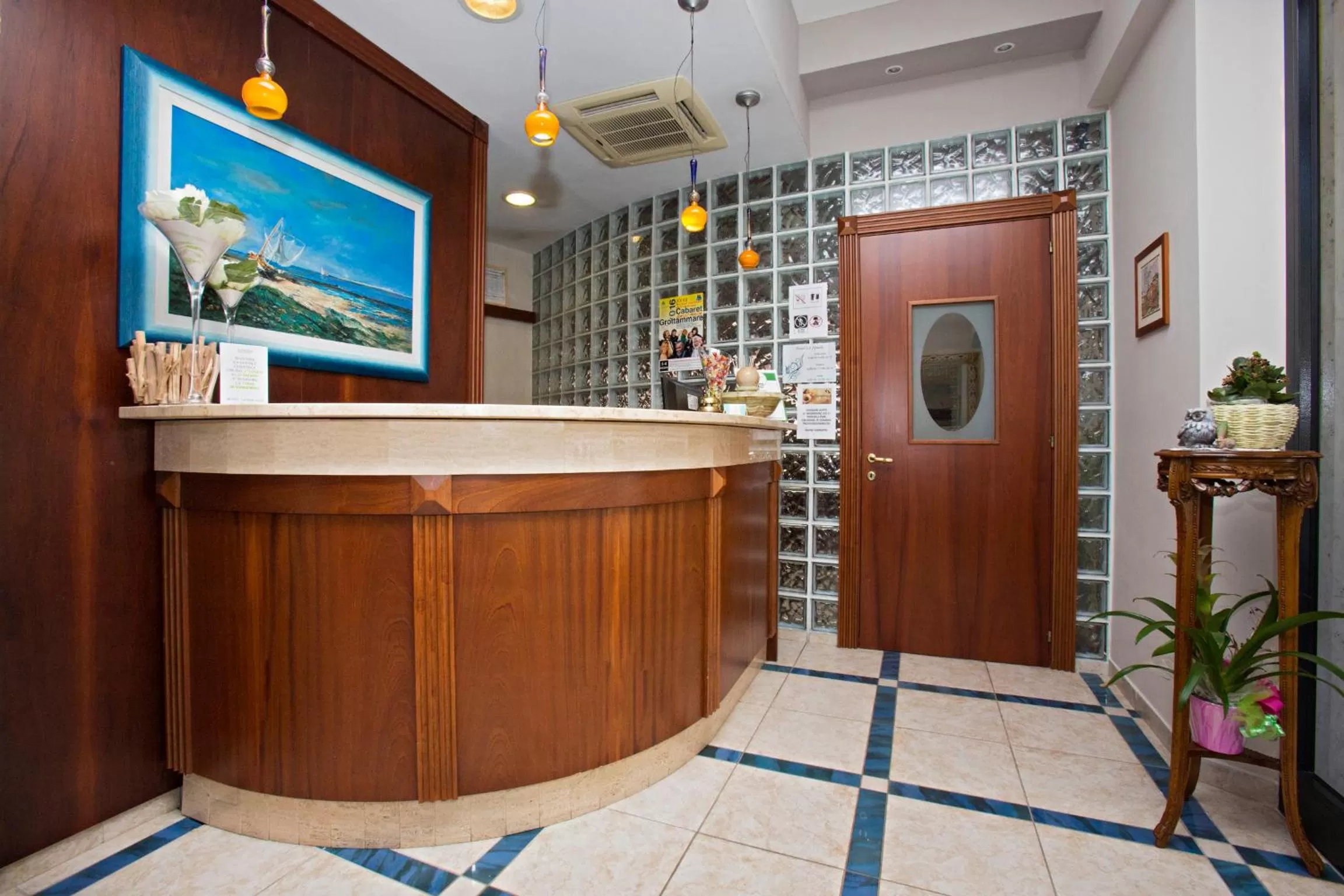 Lobby or reception in Hotel lo Squalo