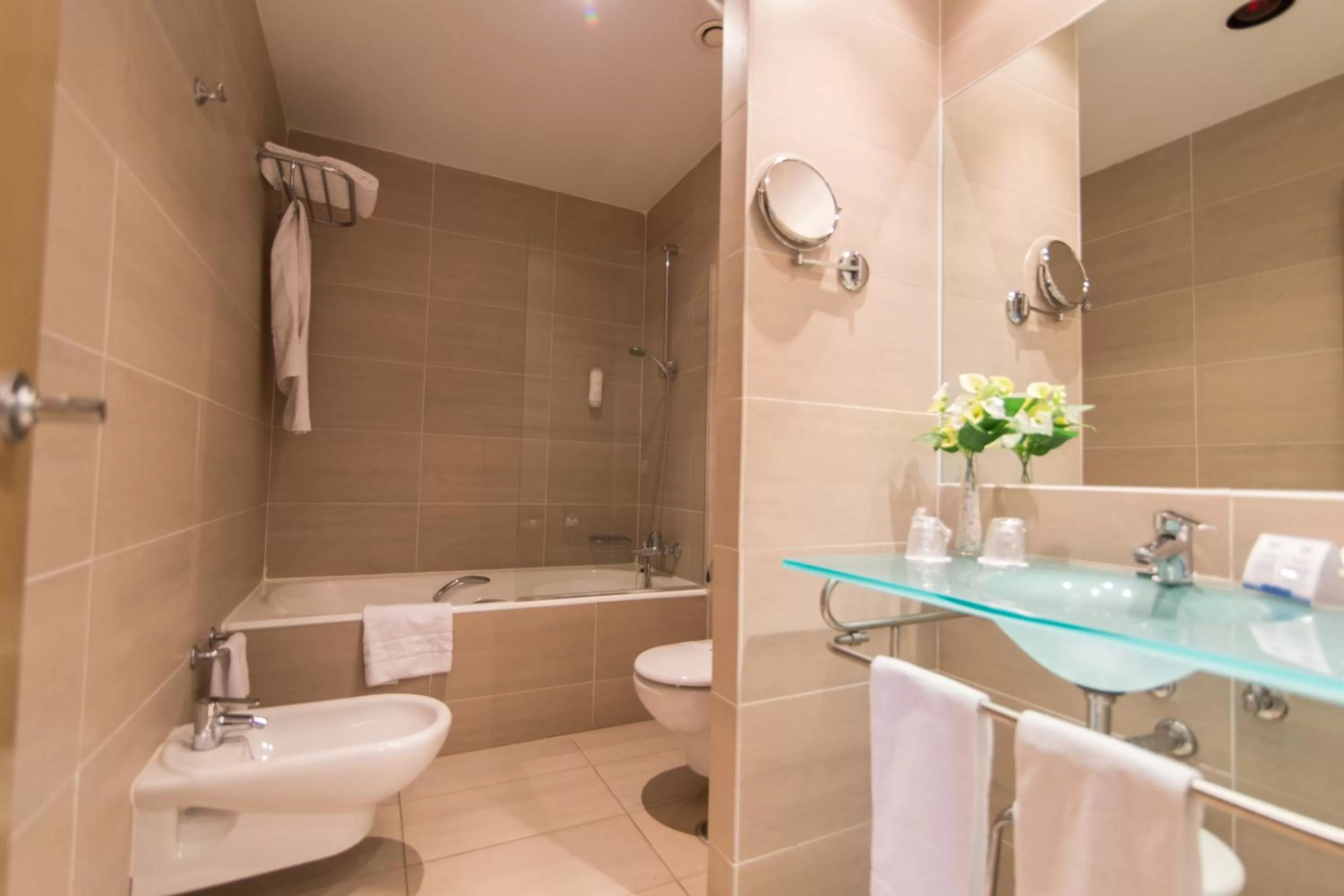 Bathroom in Hotel Mas Camarena