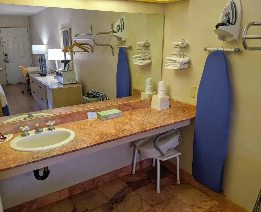 Bathroom in Days Inn by Wyndham Bullhead City