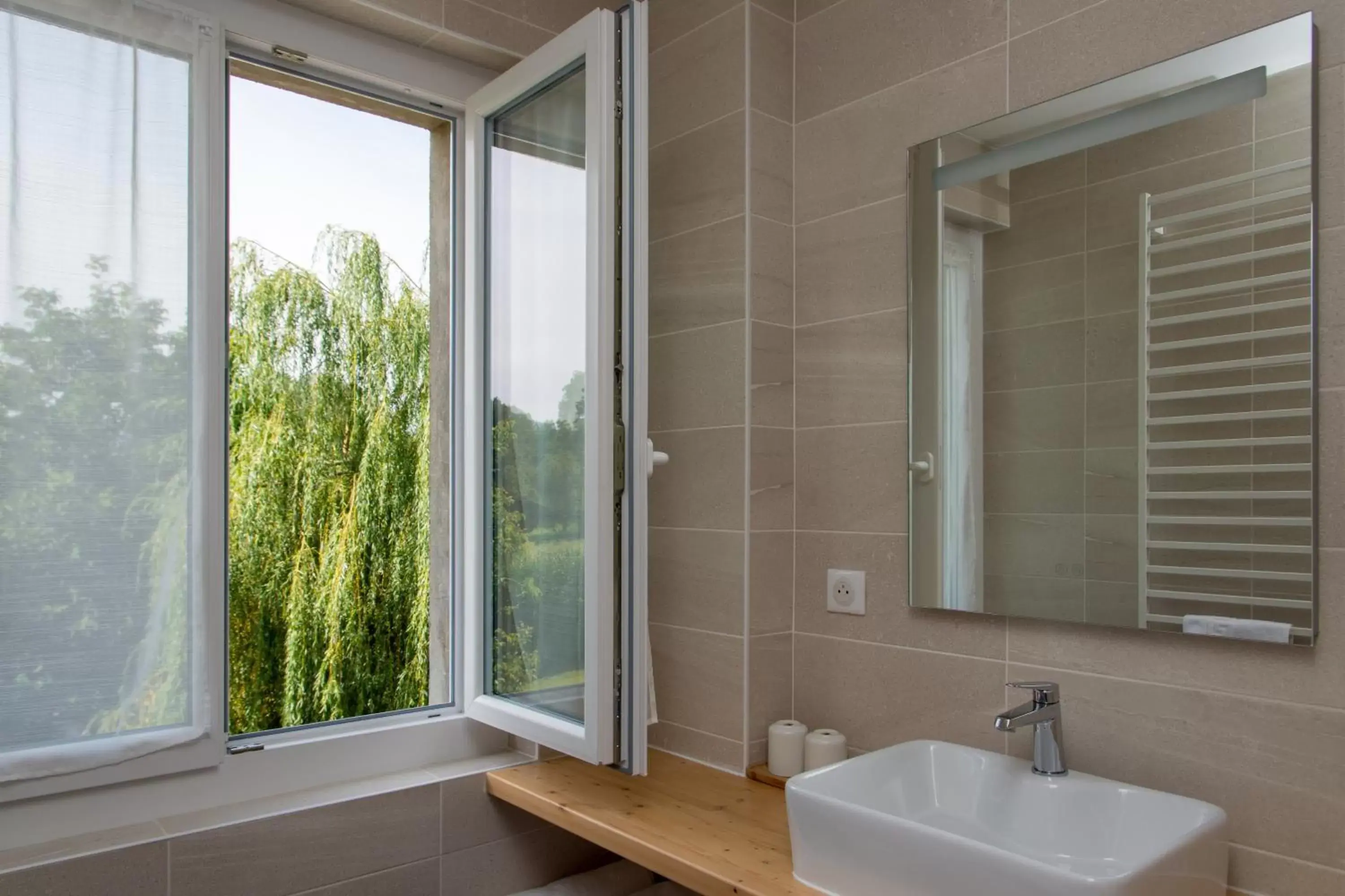 Bathroom in Amodo Lodge