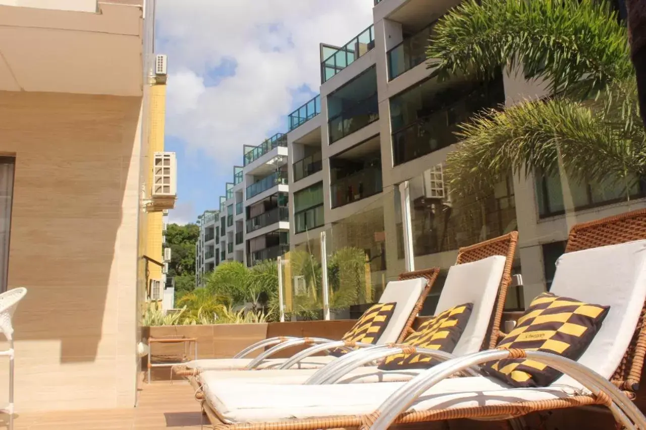 Swimming Pool in Netuanah Praia Hotel