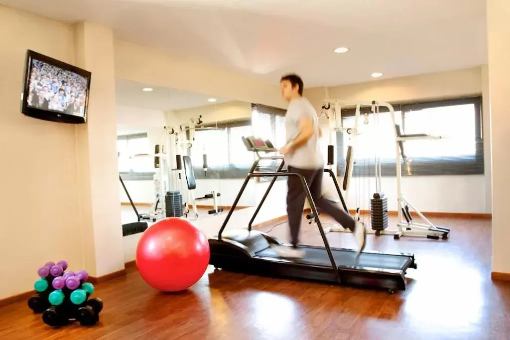 Fitness centre/facilities, Fitness Center/Facilities in Argenta Tower Hotel & Suites