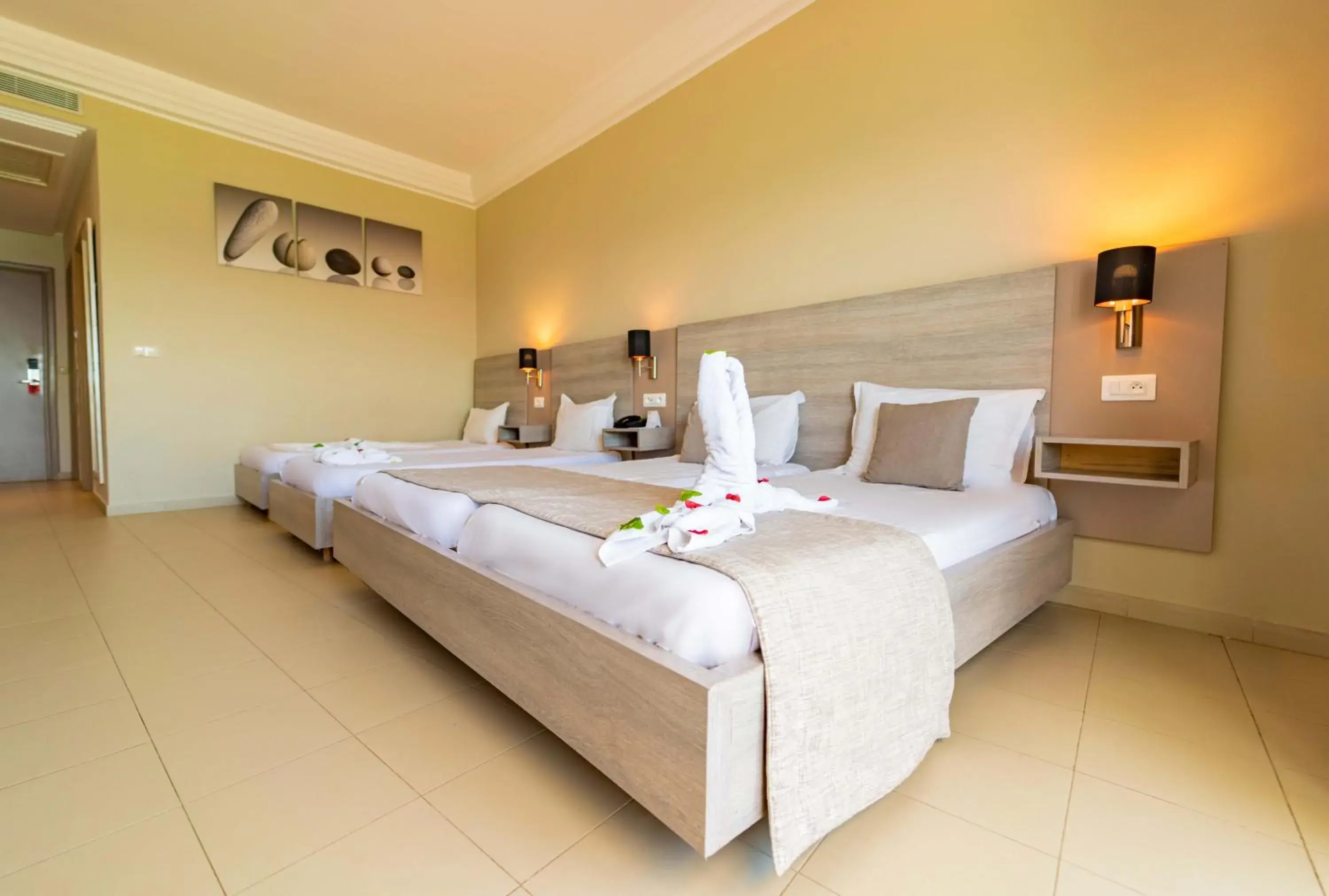 Bed in Riadh Palms- Resort & Spa