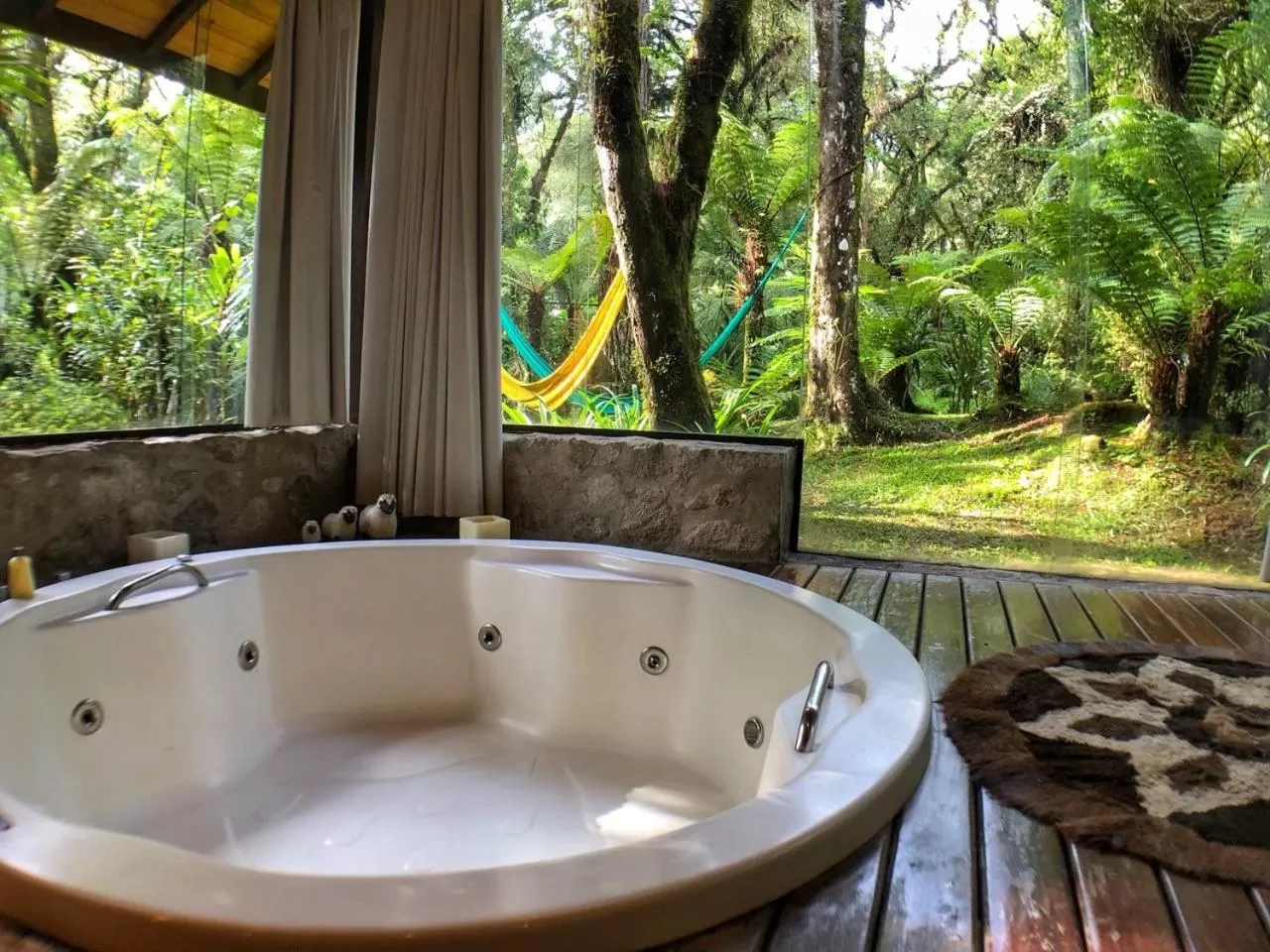 Hot Tub in Pousada Villa D'Amore