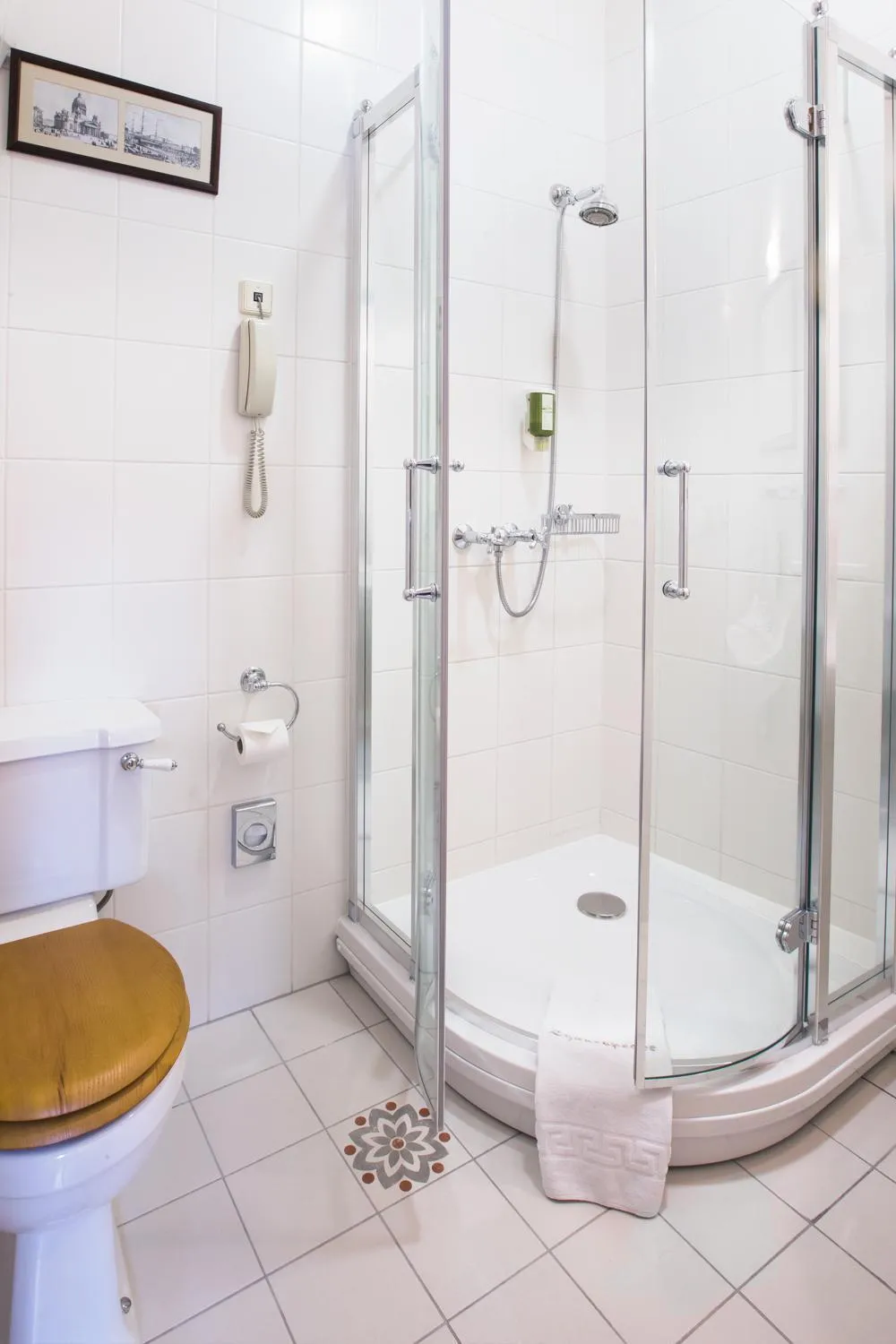 Shower in Shakespeare Boutique Hotel