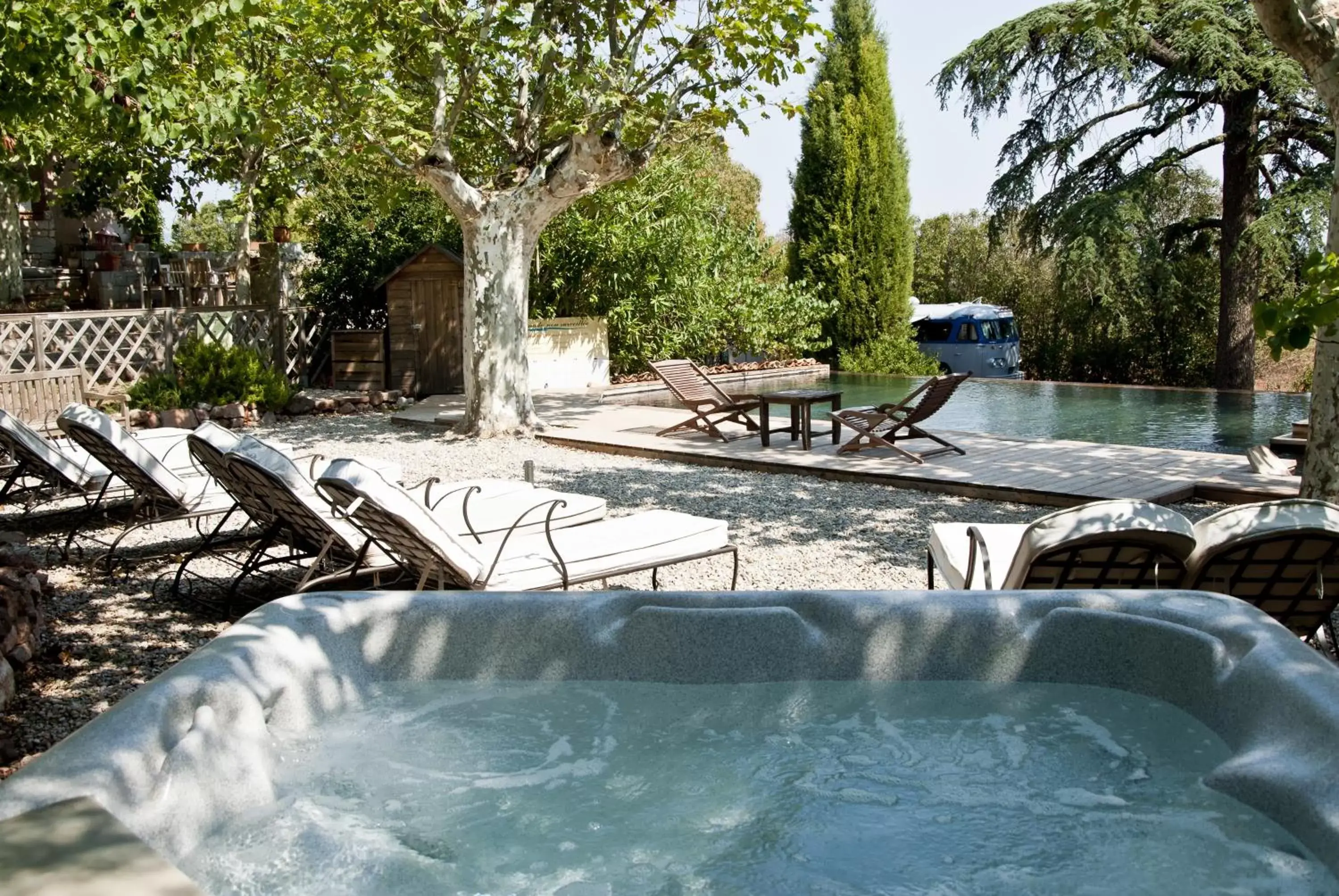 Hot Tub, Swimming Pool in Bed and Breakfast La Grande Lauzade