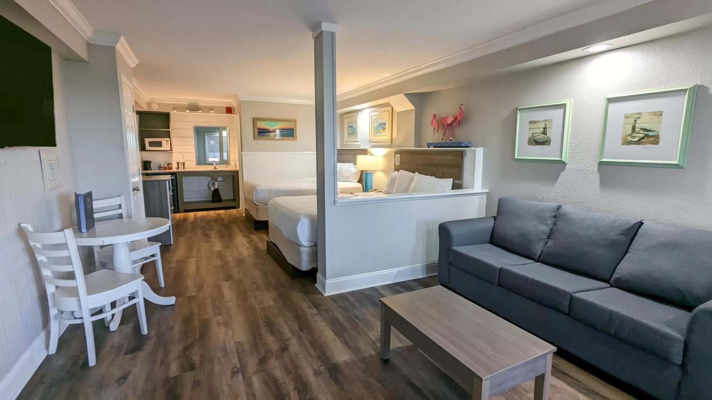 Seating area in Islander Hotel & Resort