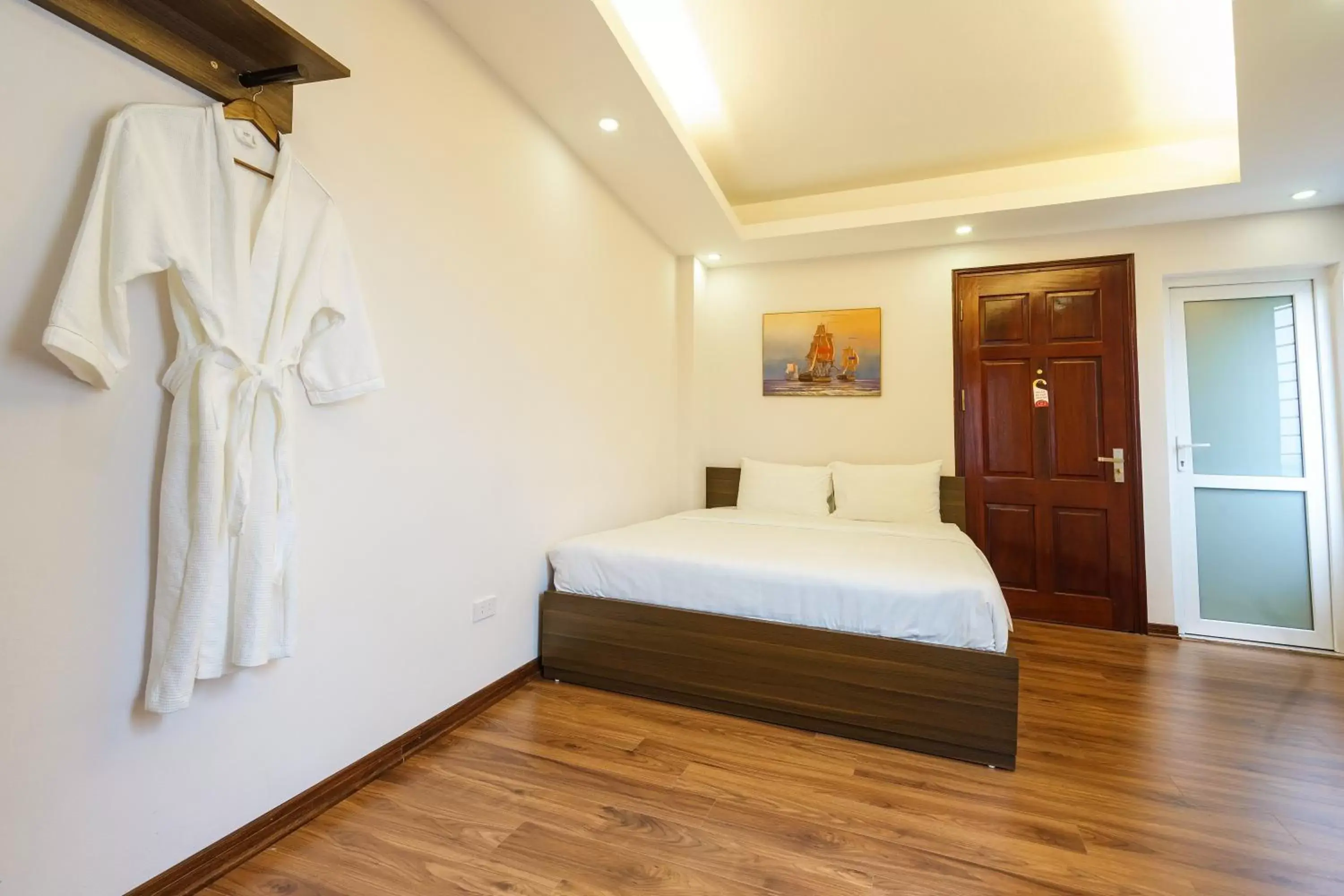 Photo of the whole room, Bed in Hanoi Veris Boutique Hotel & Spa