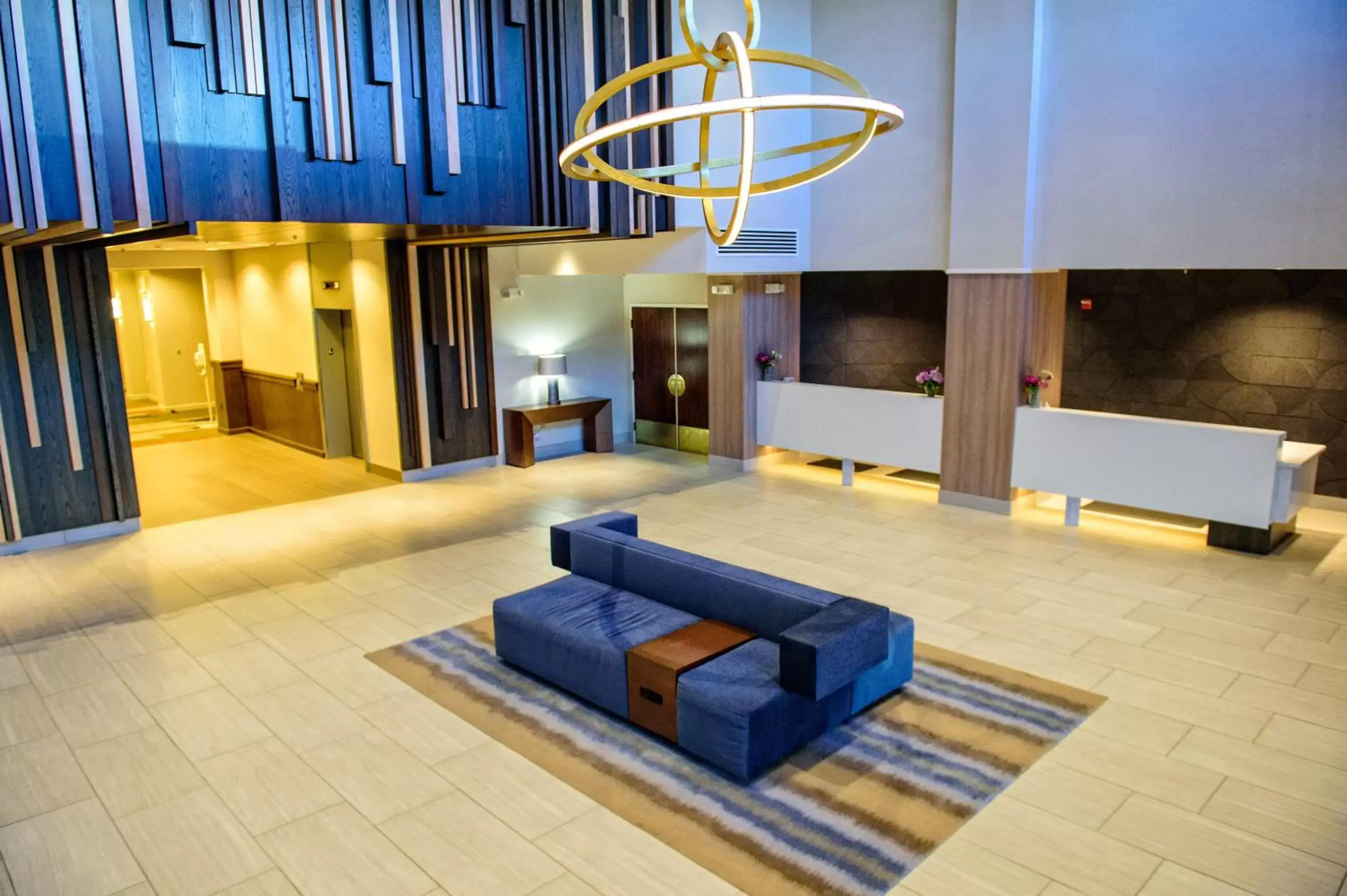 Property building in Crowne Plaza Dulles Airport by IHG Property building in Crowne Plaza Dulles Airport by IHG