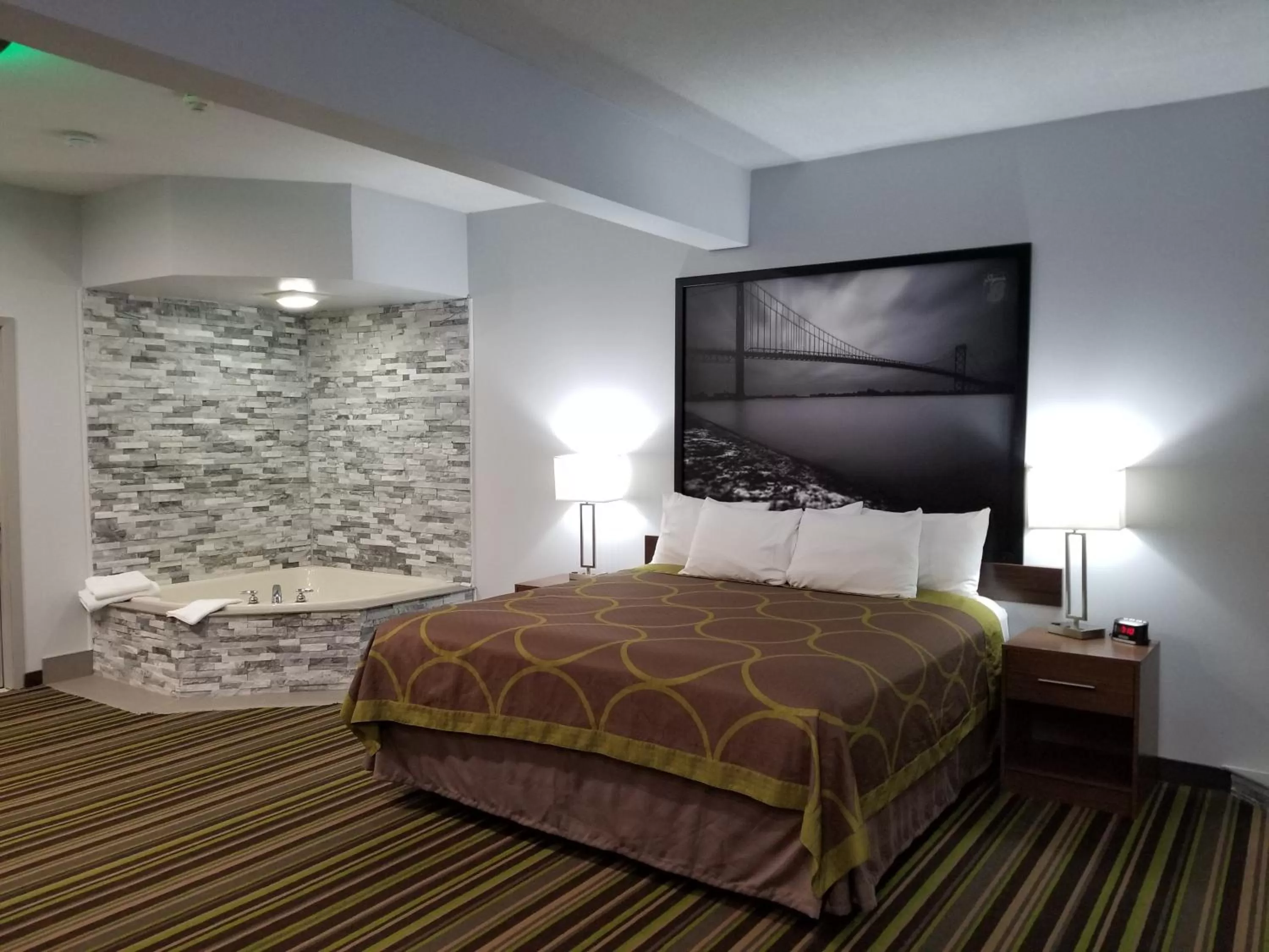 Photo of the whole room in Super 8 by Wyndham Windsor/Dougall